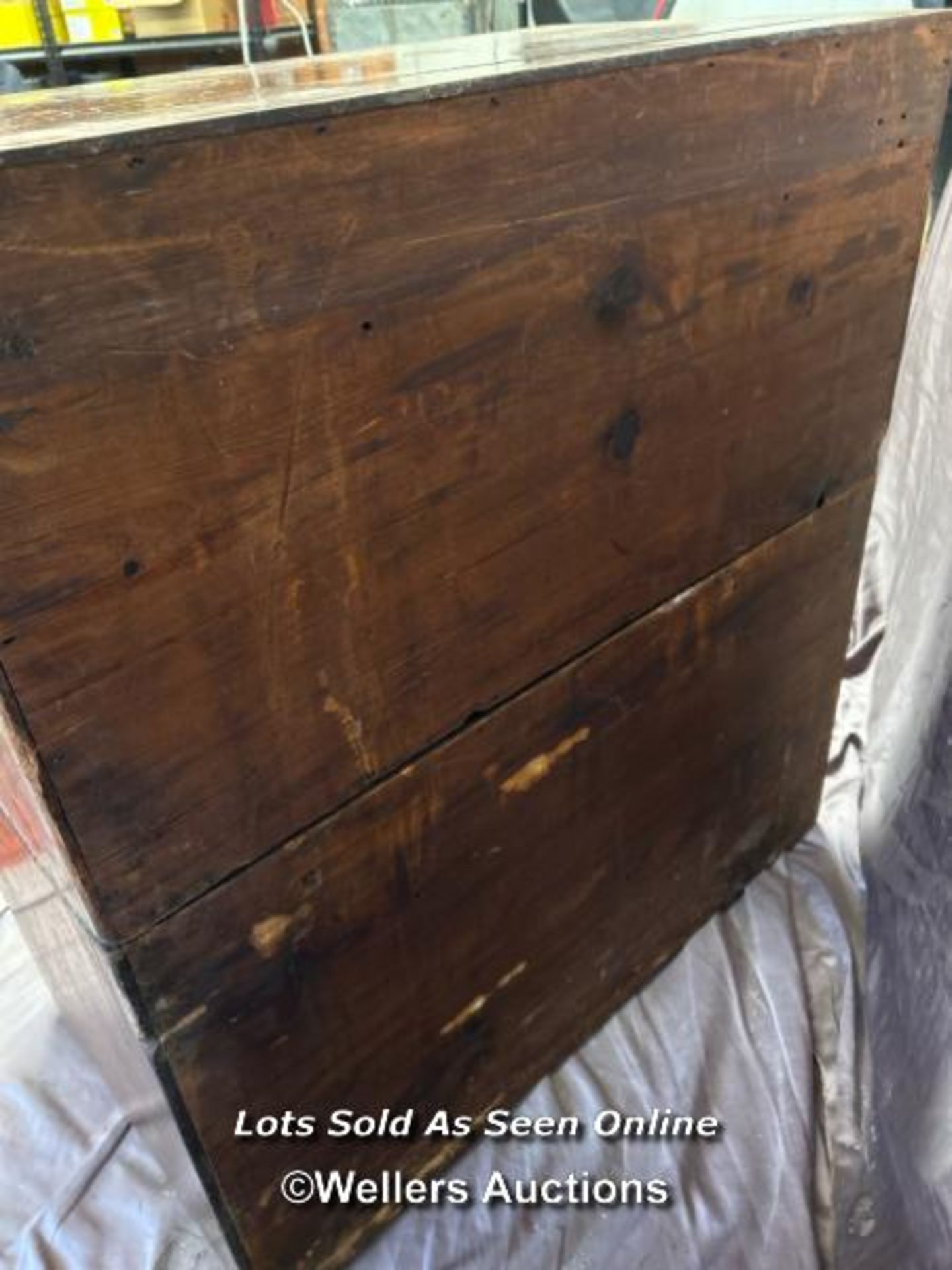 19TH CENTURY TEAK AND MAHOGANY MILITARY CAMPAIGN CHEST (IN TWO PARTS), BISECTED FOR TRANSPORT WITH - Image 4 of 5