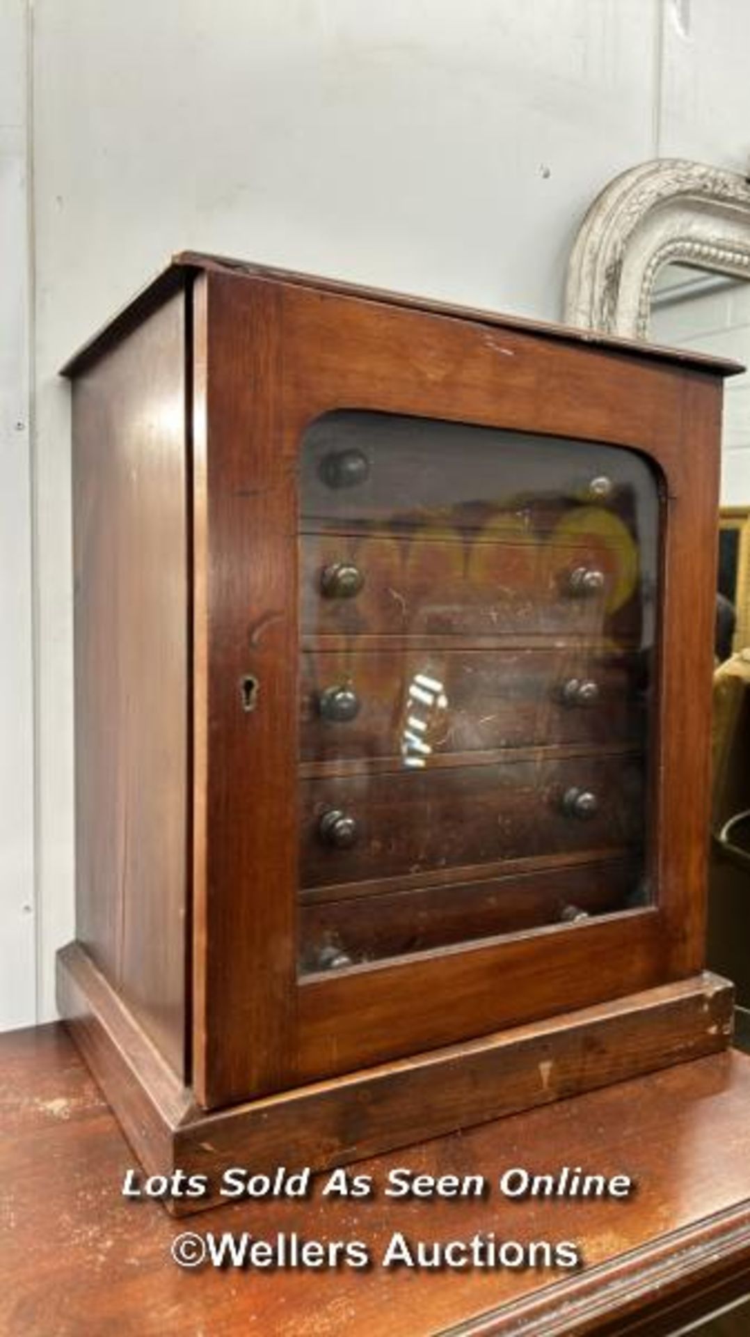 COLLECTORS CABINET WIH GLAZED DOOR, WITHOUT THE KEY