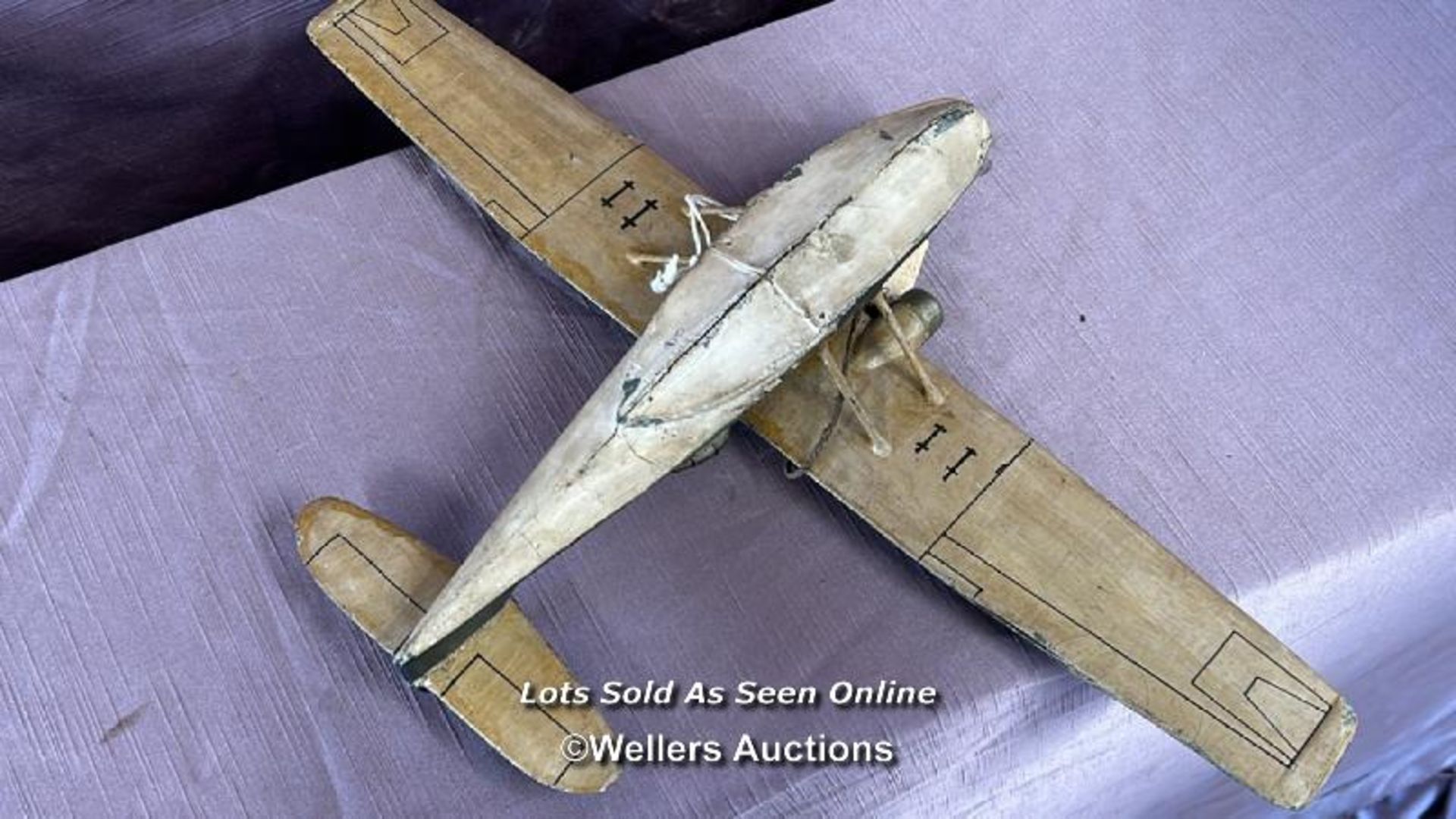 WORLD WAR TWO CATALINA WOODEN FLYING BOAT MODEL - Image 4 of 4