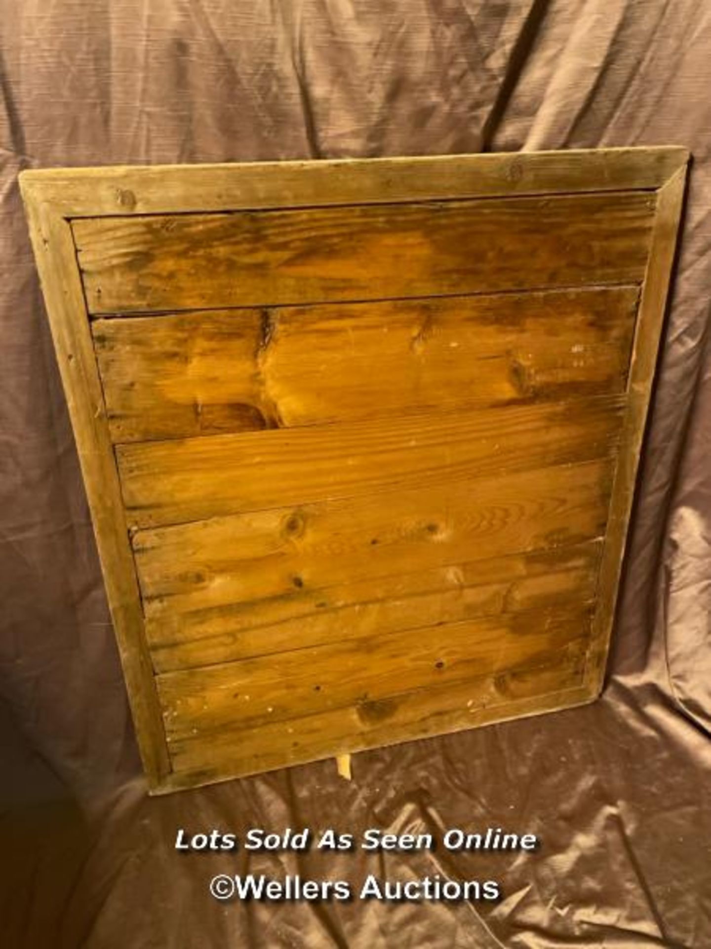 19TH CENTURY STRIPPED PINE MIRROR WITH ORIGINAL FOXED MECURY PLATE, 73 X 86CM - Image 2 of 2