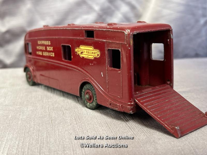 DINKY SUPERTOYS BRITISH RAILWAY HORSEBOX - Image 4 of 4