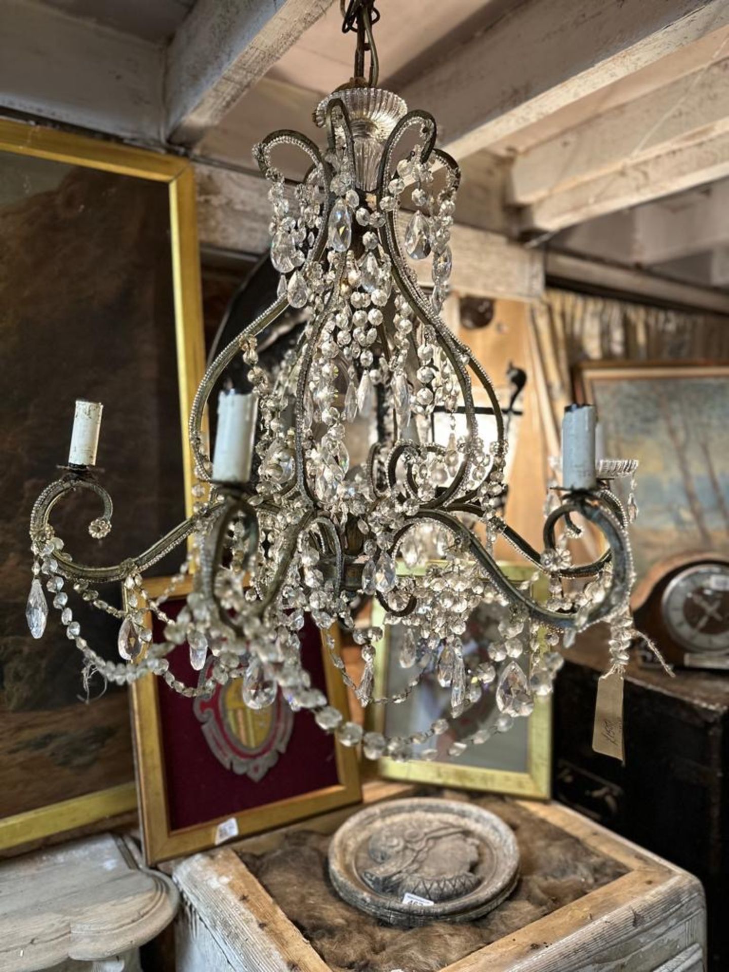 PLATIAU CHANDELIER IN NEED OF MINOR RESTORATION - Image 2 of 7