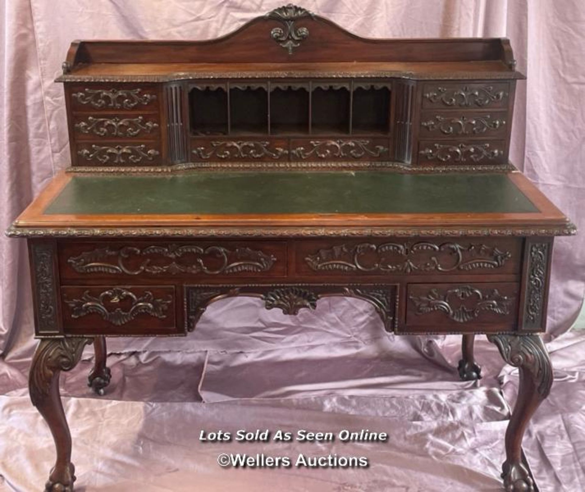 CIRCA 1900, GEOGIAN STYLE HIGHLY DECORATIVE AND CARVED MAHOGANY LINED WRITING DESK WITH LEATHER - Image 10 of 11