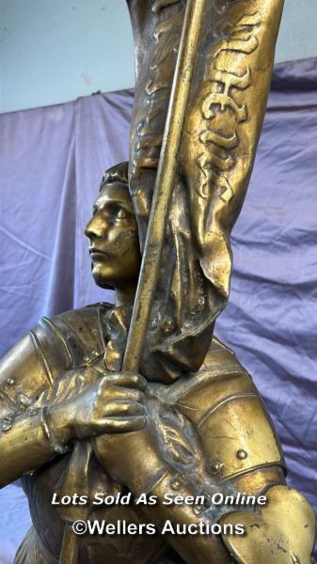 19TH CENTURY CAST BRONZE STUDY OF THE MAID OF ORLEANS 'JOAN OF ARC', BASE 32 X 32 X HEIGHT 167CM, ON - Image 3 of 10
