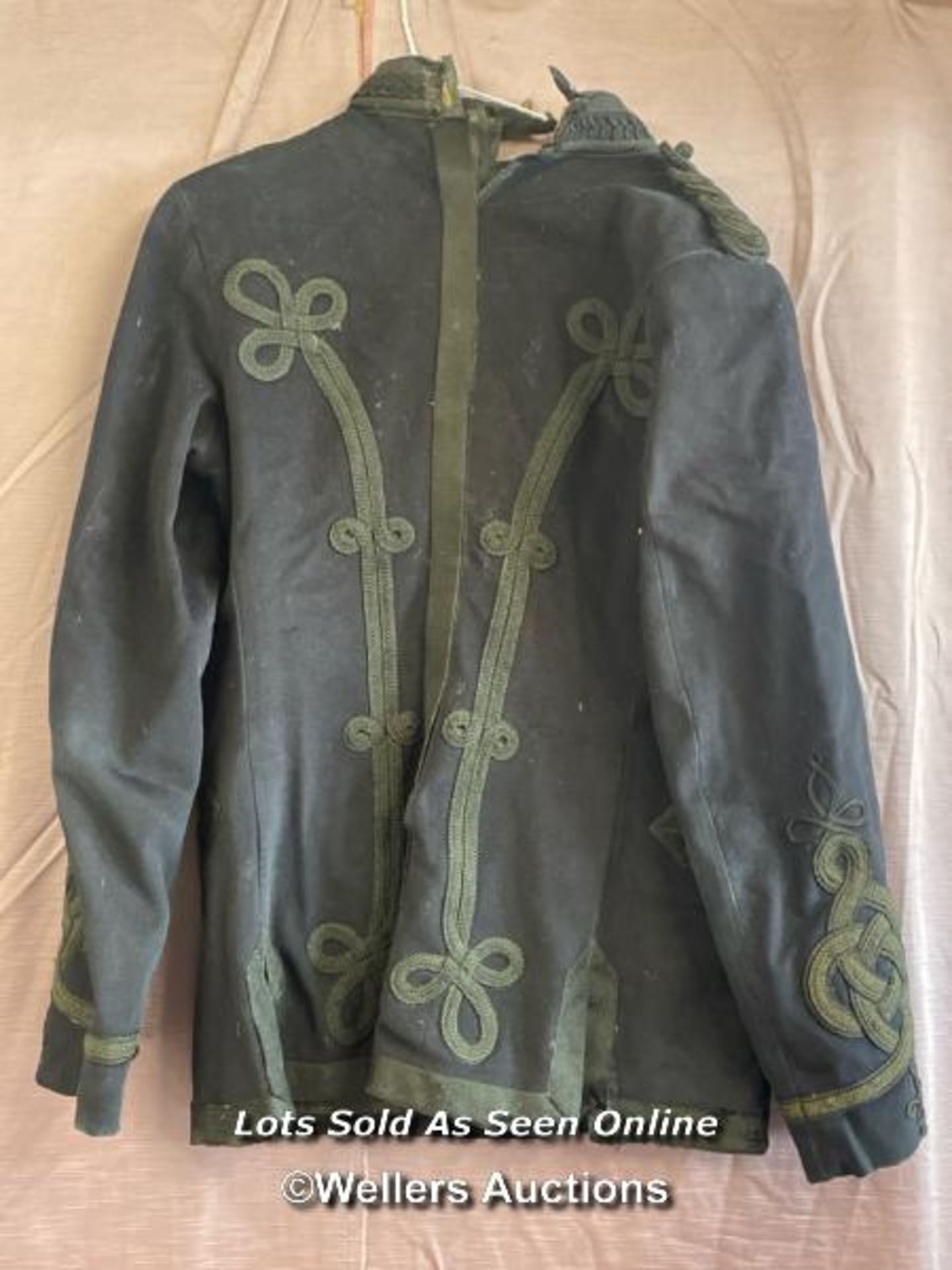 NAVY BLUE OFFICERS FROCK COAT, ZULU WAR PERIOD, WITH TEARS TO COLLAR AND LINING - Image 5 of 5