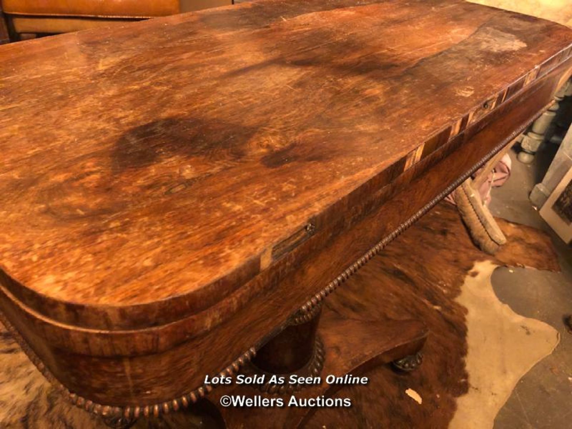 WILLIAM IV CIRCA 1840 ROSEWOOD VENEERED GAMES TABLE, SQUARE PLAYING SURFACE, SOME RESTORATION - Image 2 of 5