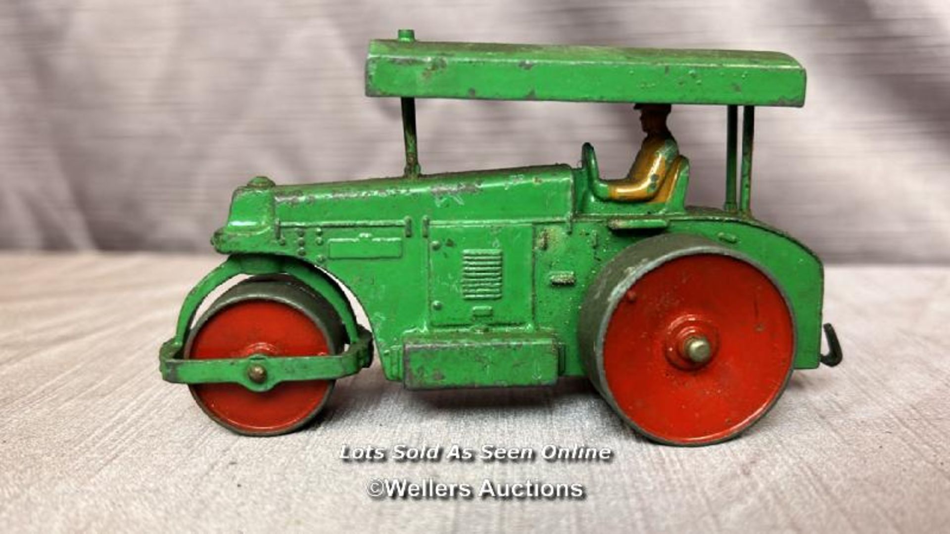 DINKY AVELING BARFORD STEAMROLLER, WITH ONE OTHER STEAMROLLER AND A DINKY MASSEY TRACTOR AND TRAILER - Image 2 of 12