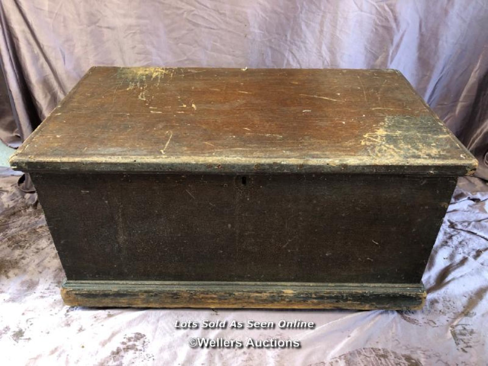 LARGE WOODEN CAMPAIGN TRUNK, 96 X 54 X 48CM - Image 2 of 4