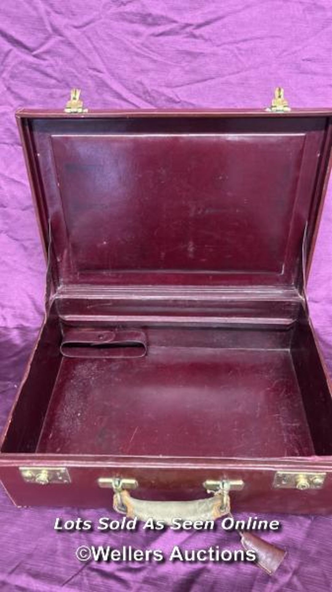 OFFICERS TRAVELLING CASE WITH ORIGINAL KEY - Image 3 of 6