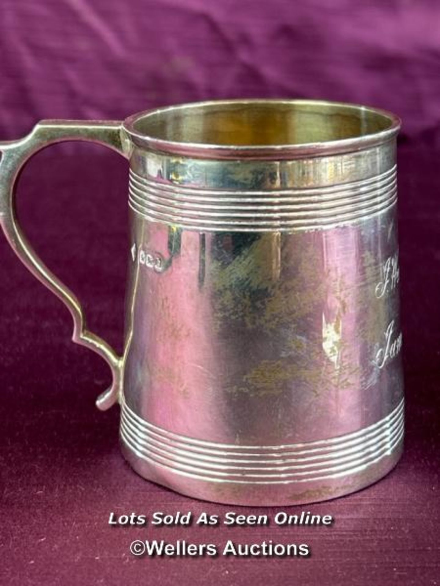 SMALL HALLMARKED SILVER TANKARD BY MARTIN AND HALL CO., INSCRIBED, HEIGHT 7.5CM, WEIGHT 145GMS - Image 2 of 5
