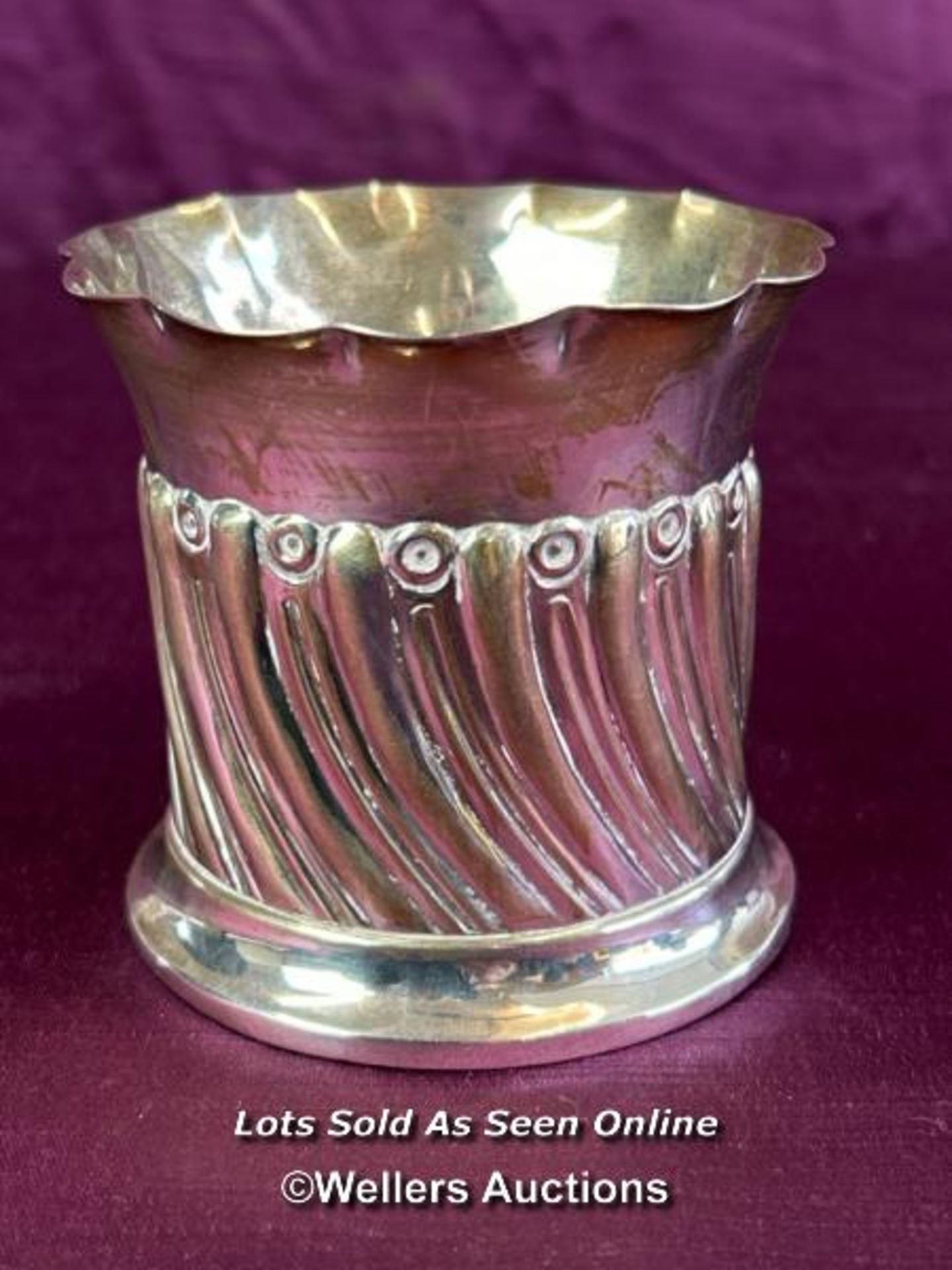 HALLMARKED SILVER FLUTED VASE, HEIGHT 7.5CM, WEIGHT 89GMS - Image 3 of 4