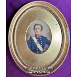 SMALL GILT FRAMED OVAL PORTRAIT WATERCOLOUR DEPICTING A MILITARY OFFICER, UNSIGNED, 10 X 13CM
