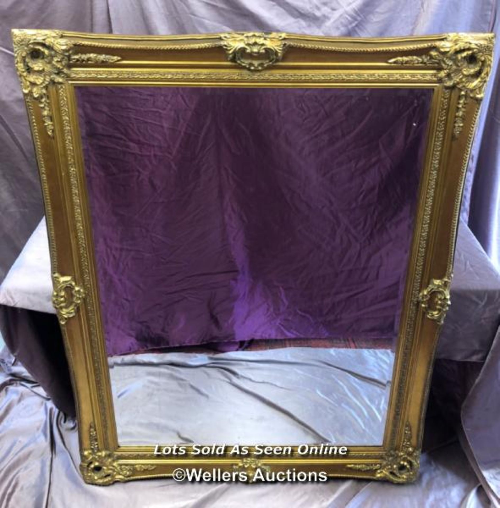 LARGE BEVELLED EDGE ANTIQUE STYLE MIRROR WITH DECORATIVE GILT FRAME, 114 X 147CM