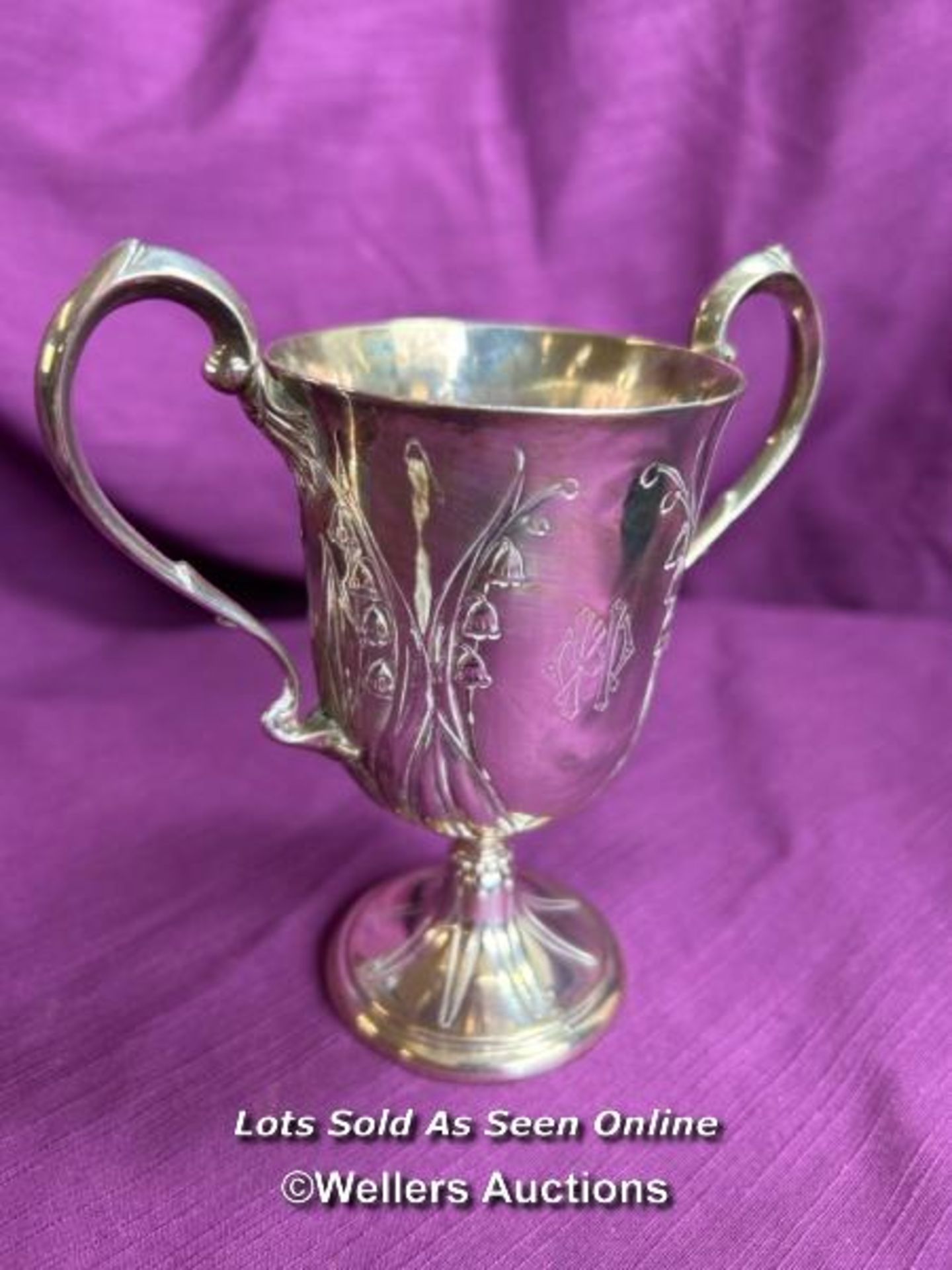 SMALL HALLMARKED SILVER TWO HANDLED DECORATIVE GOBLET, HEIGHT 13.5CM, WEIGHT 172GMS - Image 3 of 5