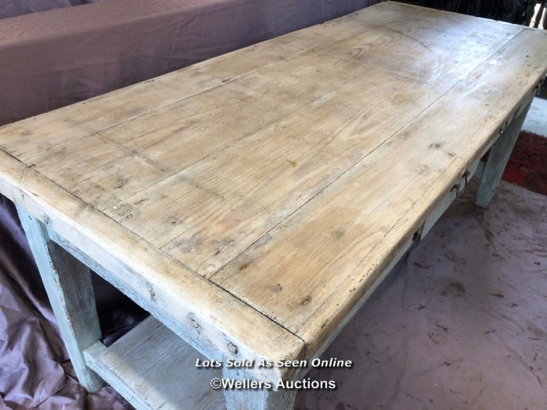 19TH CENTURY FARMHOUSE OAK SERVER WITH FOUR DRAWERS, 182.5 X 76.5 X 76.5CM - Bild 2 aus 6