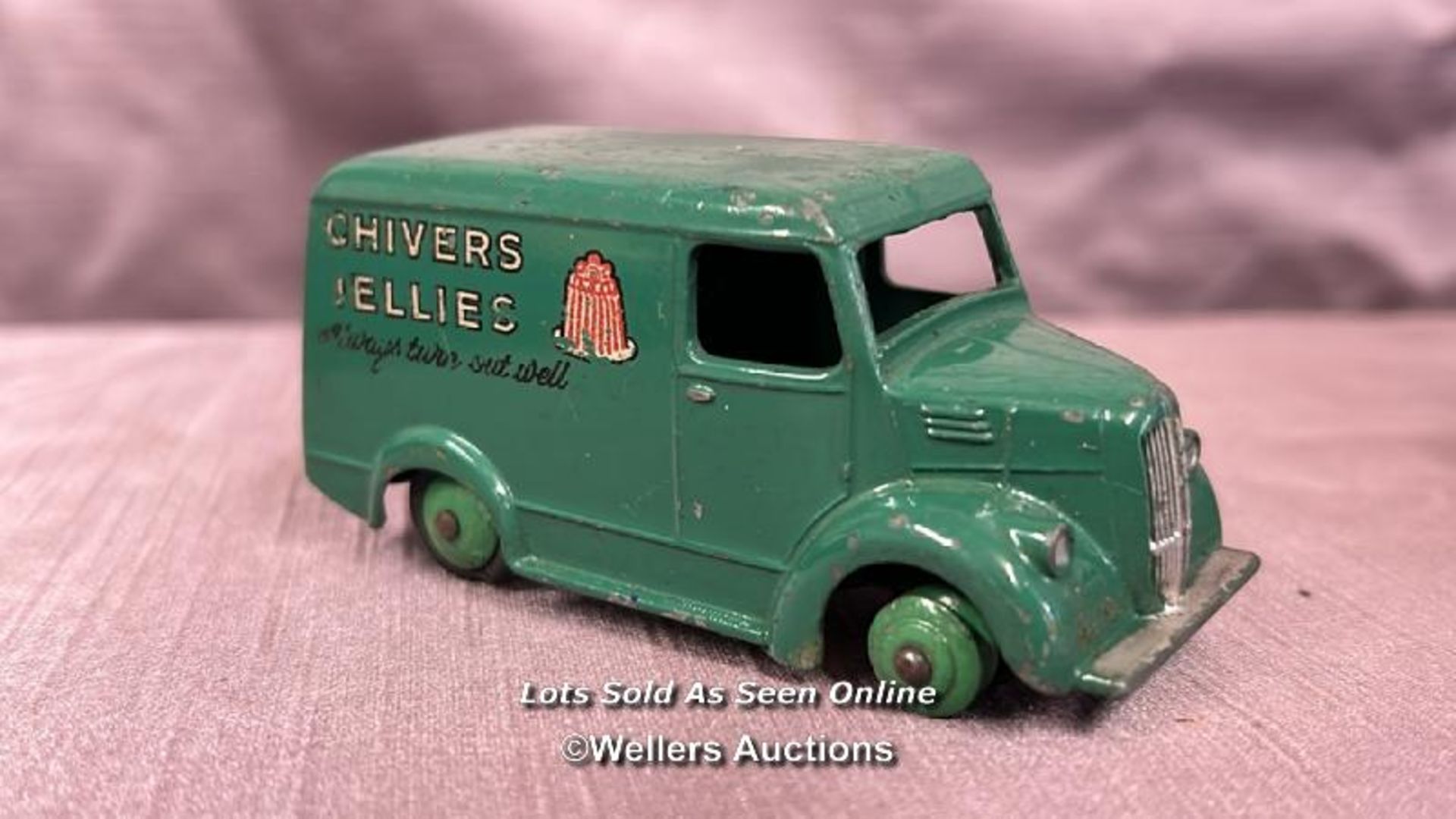 THREE DINKY TROJAN ADVERTISING VANS INCLUDING CHIVERS JELLIES, OXO AND DUNLOP - Image 5 of 5