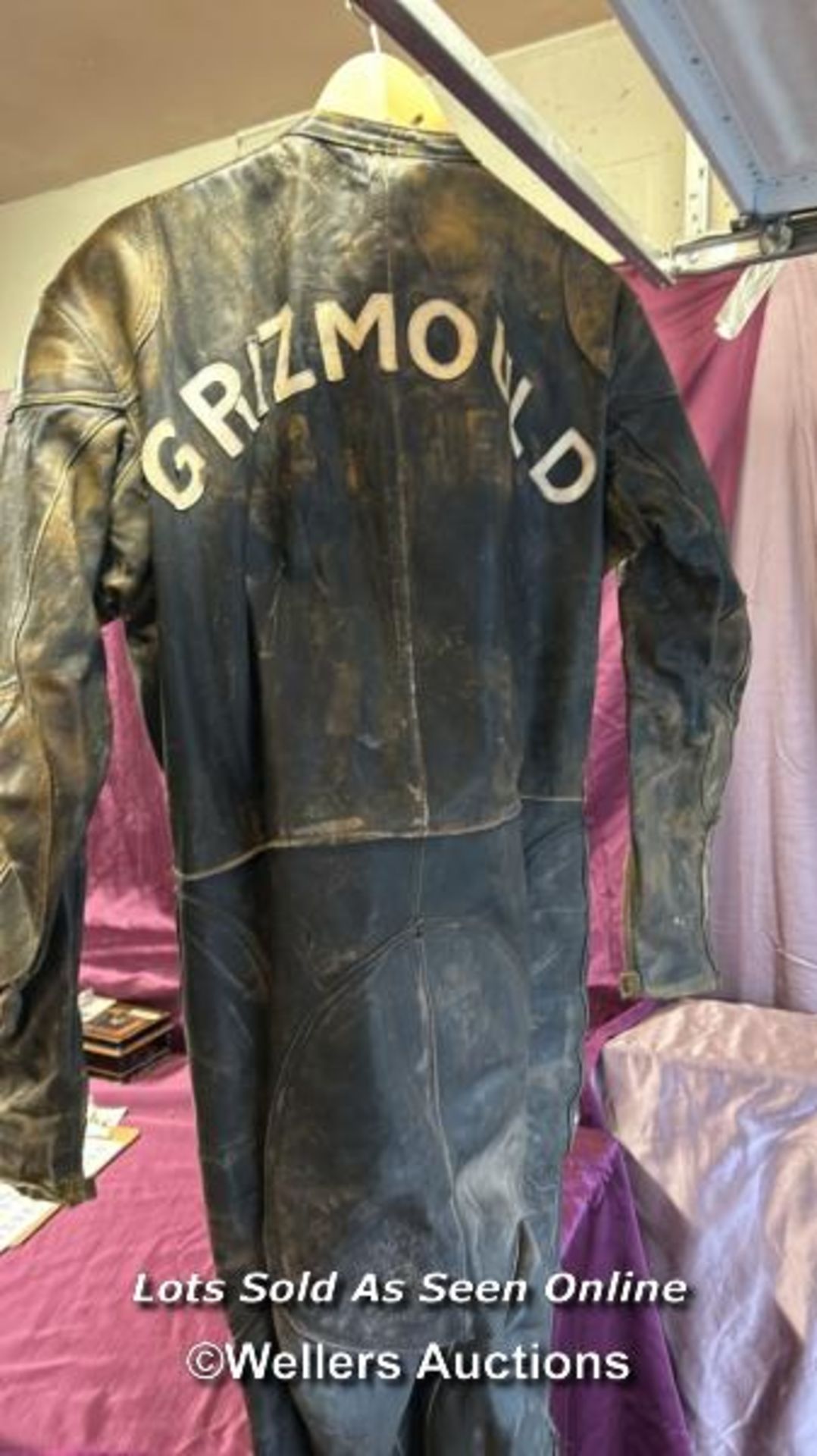 BIKERS ALL-IN-ONE LEWIS LEATHERS WITH THE NAME GRIZMOULD - Image 5 of 5