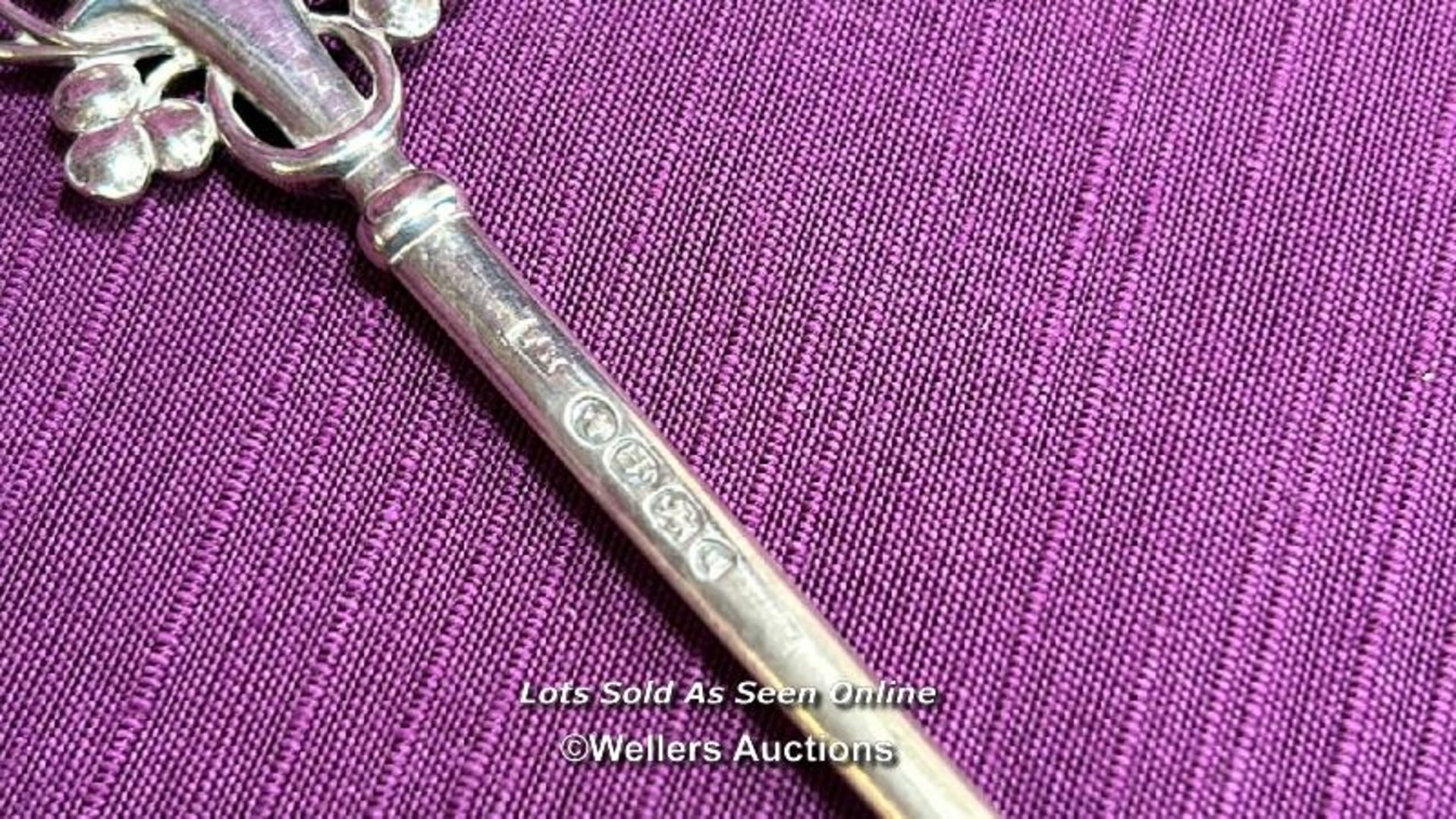 HALLMARKED SILVER ORNATE HAT PIN, LENGTH 23CM, WEIGHT 32GMS - Image 5 of 5