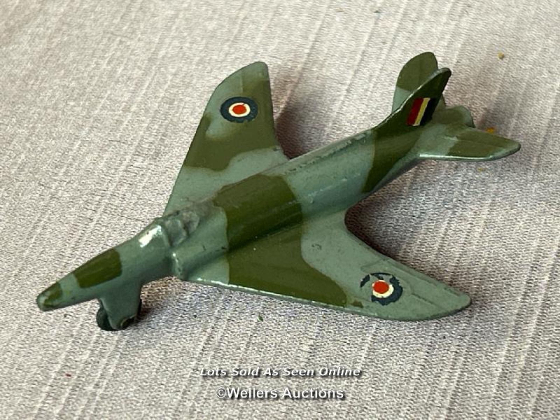 SELECTION OF DINKY DIE CAST PLANES AND A HELICOPTER - Image 10 of 14