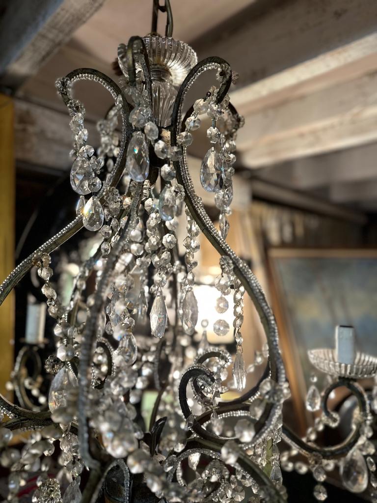 PLATIAU CHANDELIER IN NEED OF MINOR RESTORATION - Image 5 of 7