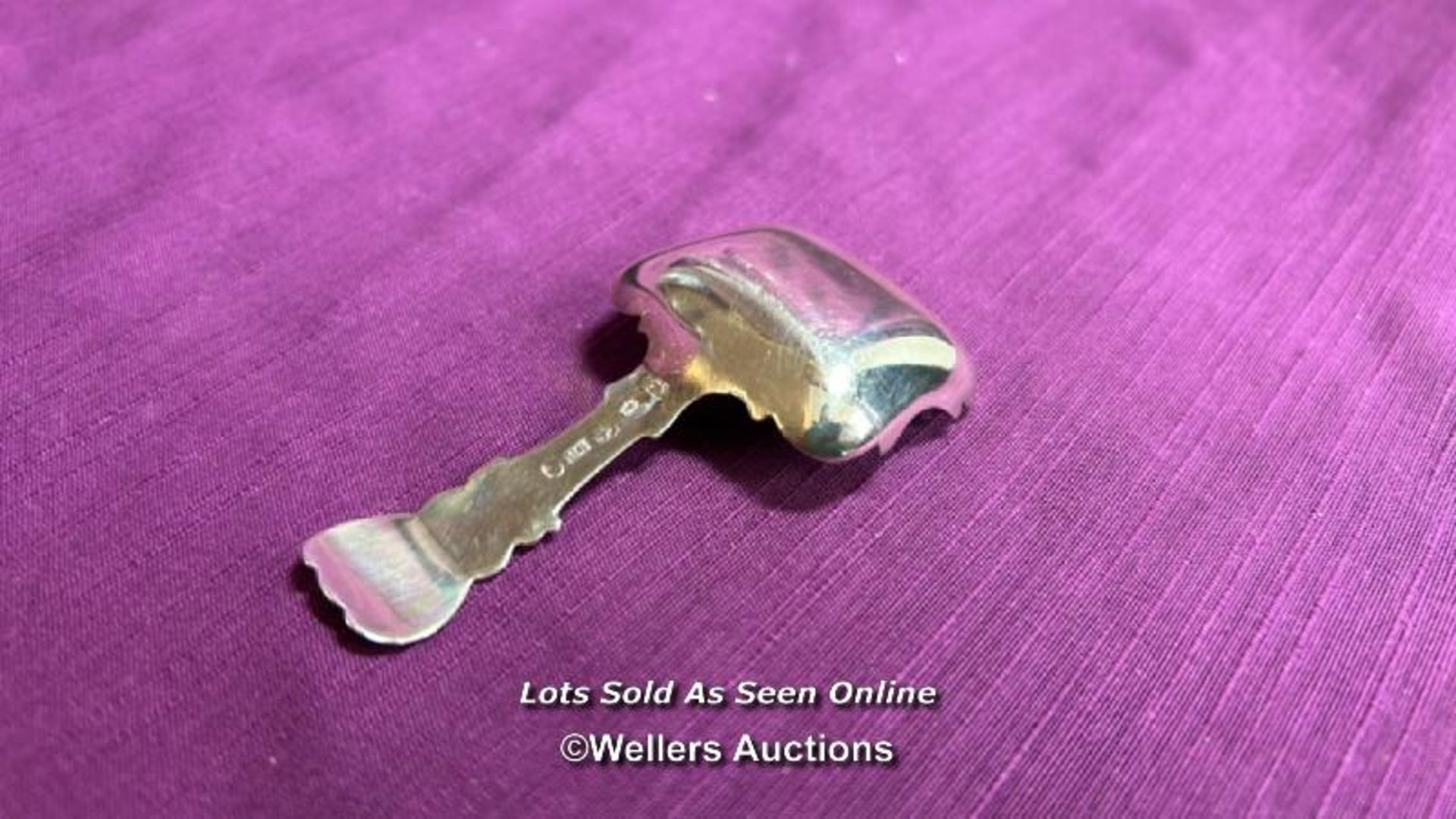 SMALL HALLMARKED SILVER SQUARE SPOON, LENGTH 7CM, WEIGHT 10GMS - Image 3 of 6