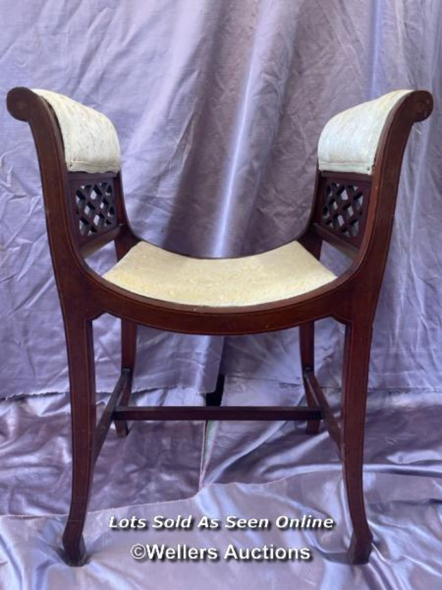 EDWARDIAN PIANO STOOL WITH SCROLL TOP ARMS AND STRUNG INLAY, 54 X 39 X 73CM