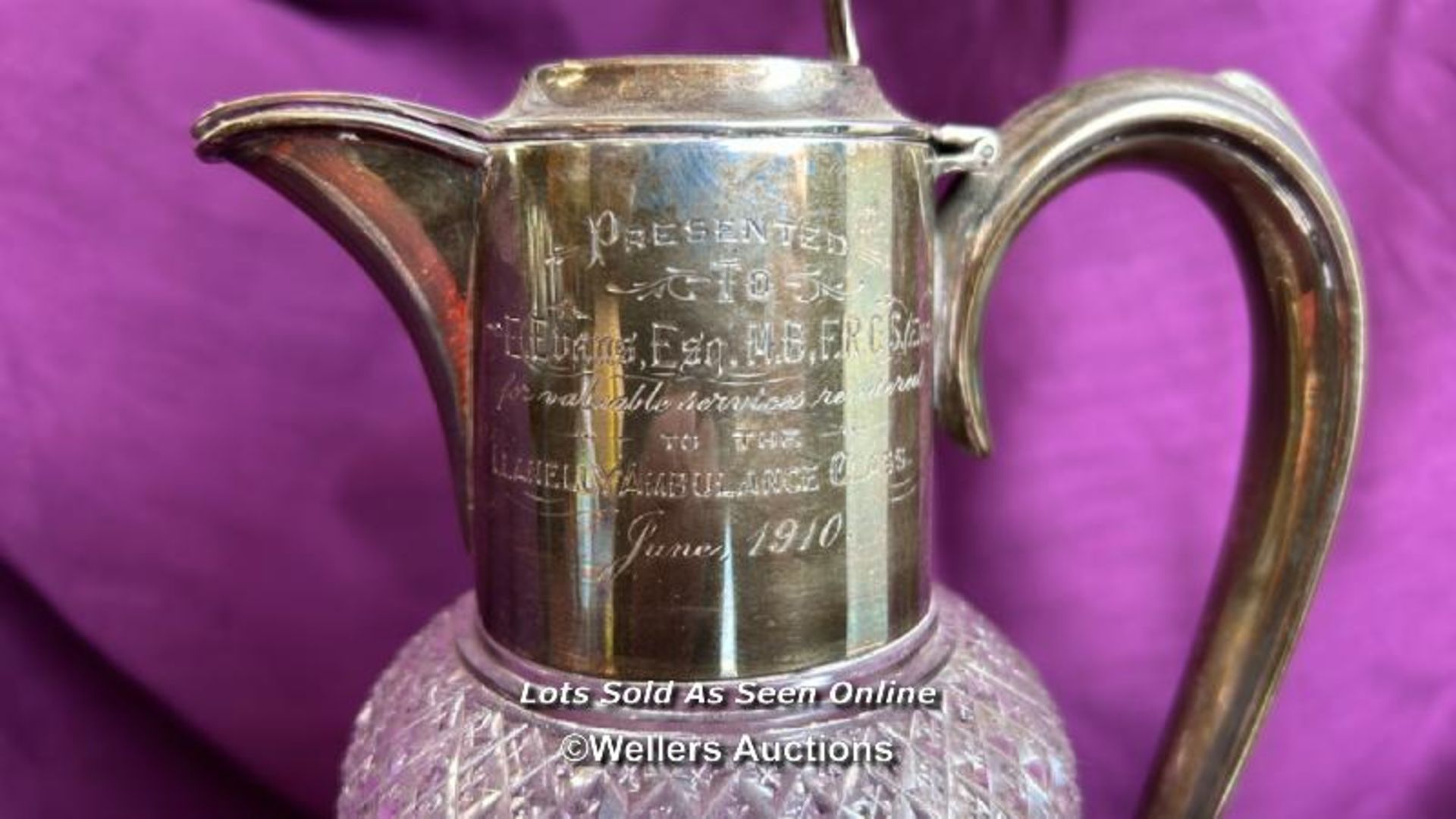 HALLMARKED SILVER TOPPED AND CUT GLASS CARAFE WITH INSCRIPTION, DATED 1910, HEIGHT 24GM - Image 2 of 6