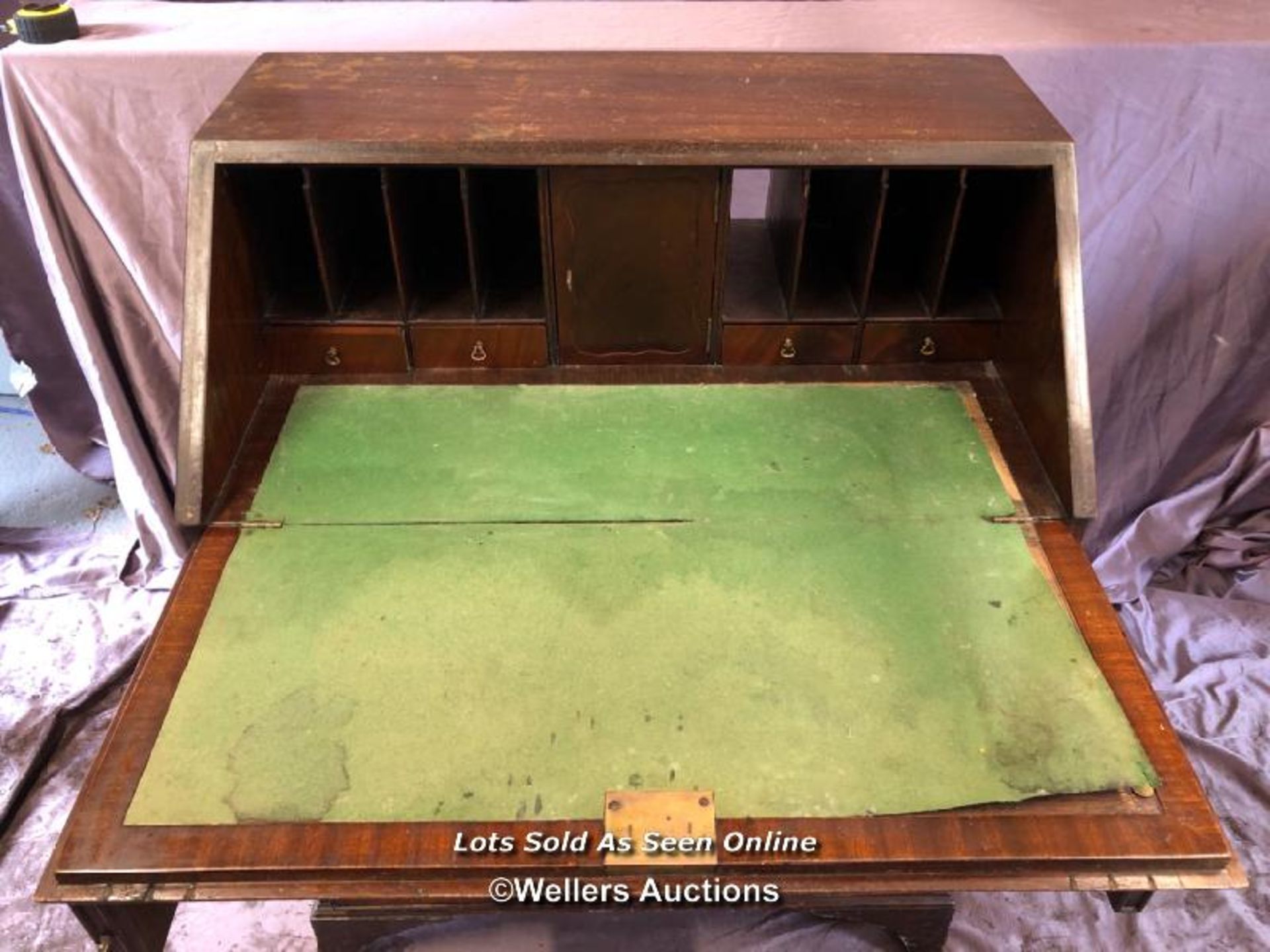 19TH CENTURY FLAMED MAHOGANY BUREAU WITH FOUR DRAWERS ON SPLAYED FEET, 76 X 47 X 100CM - Image 2 of 5