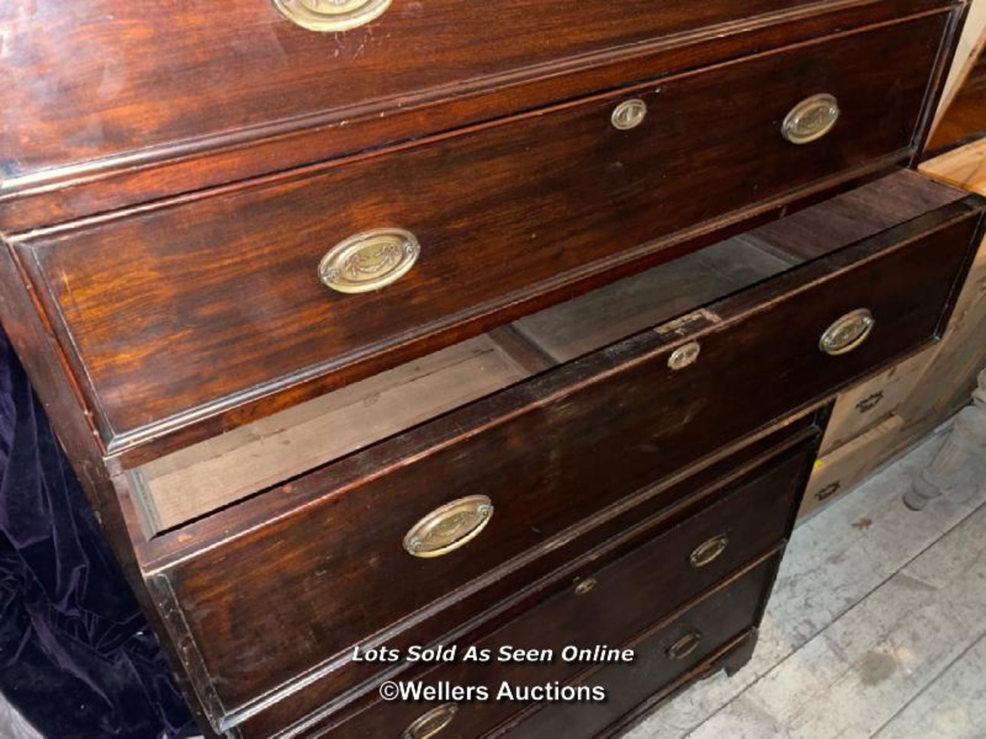 19TH CENTURY CHEST OF SIX GRADUATED DRAWERS IN MAHOGANY, SOME MOULDINGS MISSING, 112 X 56 X 170CM - Image 3 of 4