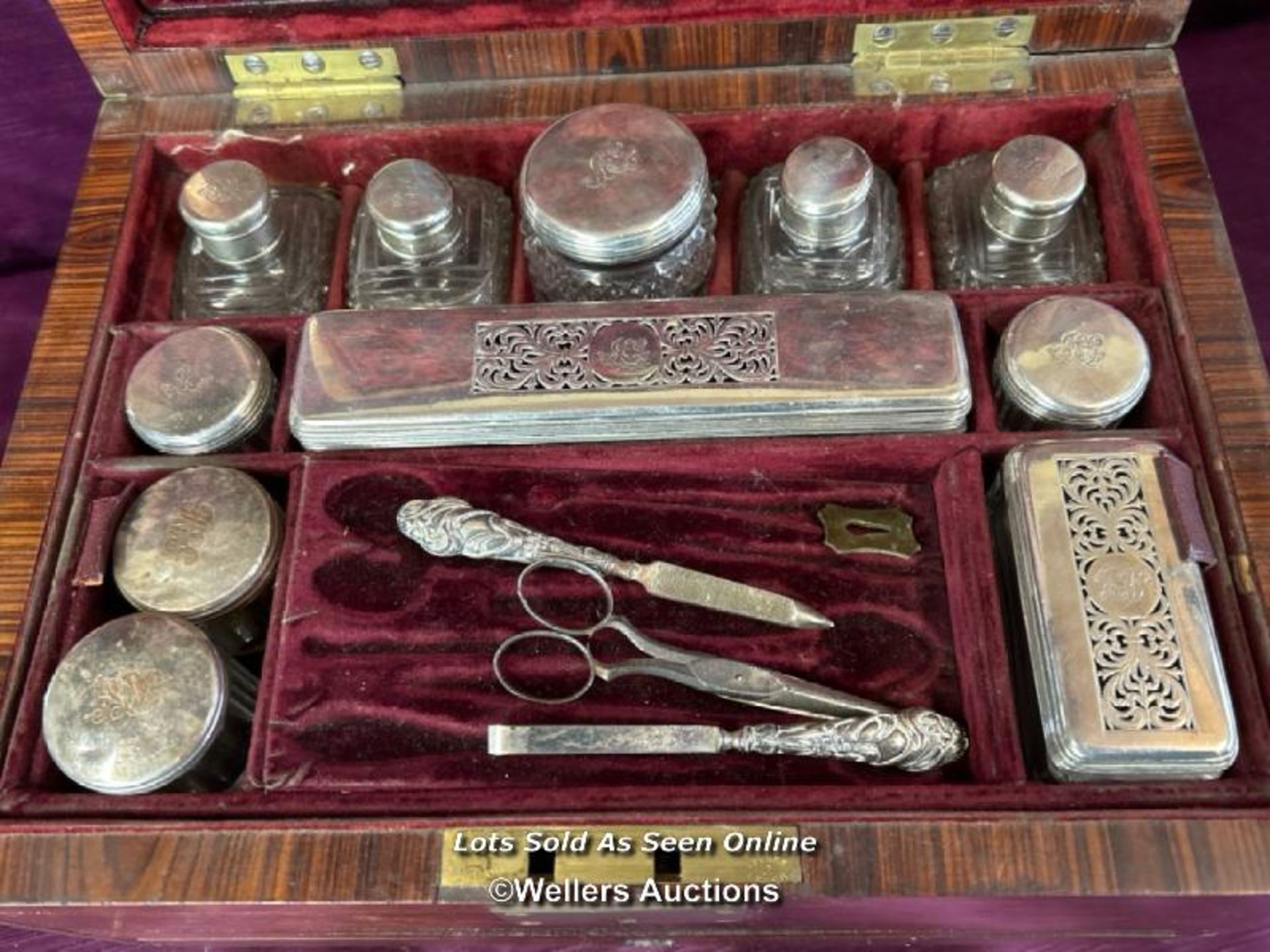 EARLY 19TH CENTURY GENTLEMAN'S VANITY BOX CONTAINING STERLING SILVER AND GLASS CONTAINERS, WITHOUT - Image 2 of 12
