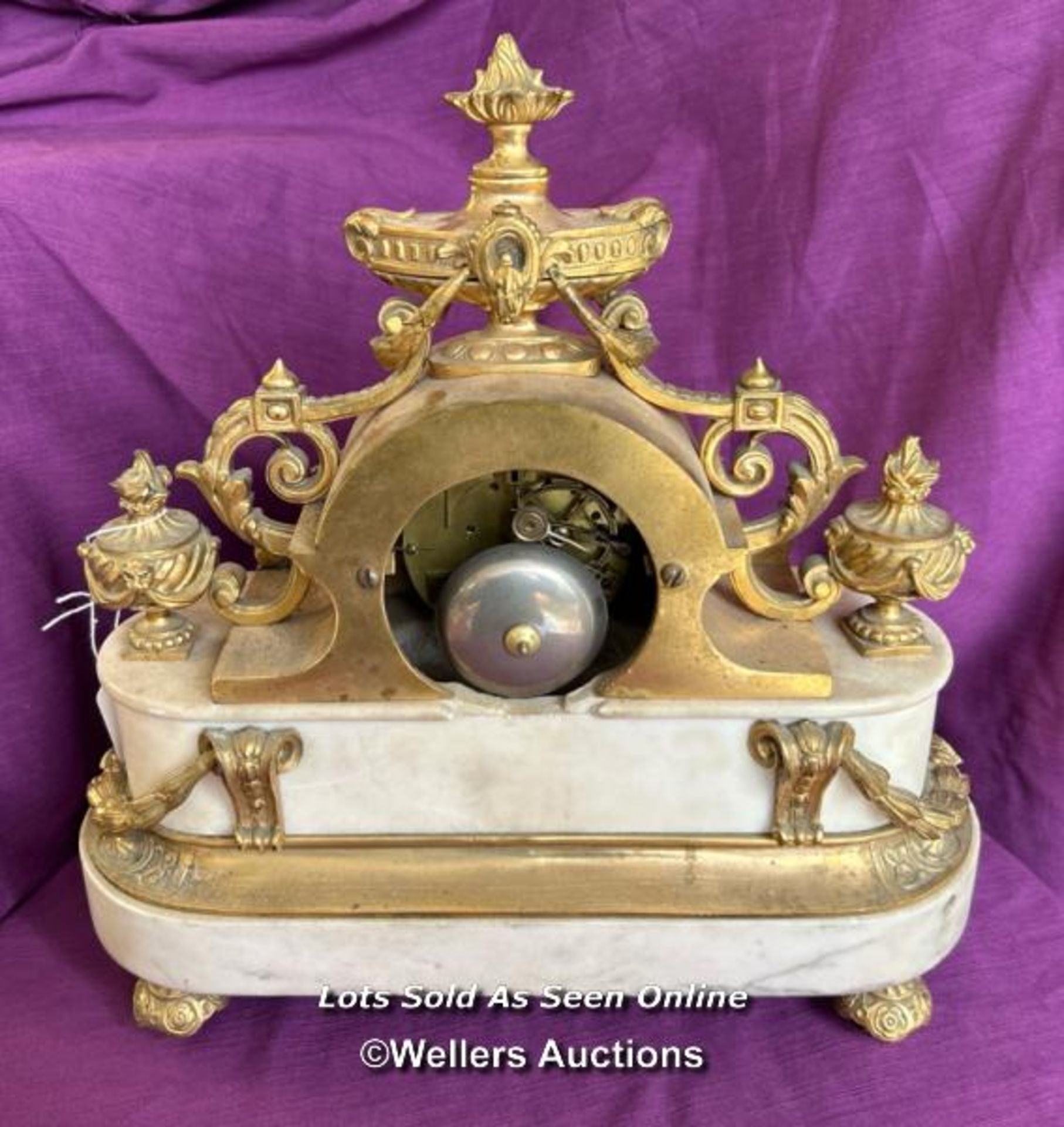 FRENCH ORMOLU AND MARBLE MANTLE CLOCK WITH KEY, 34 X 14 X 35CM - Image 6 of 8