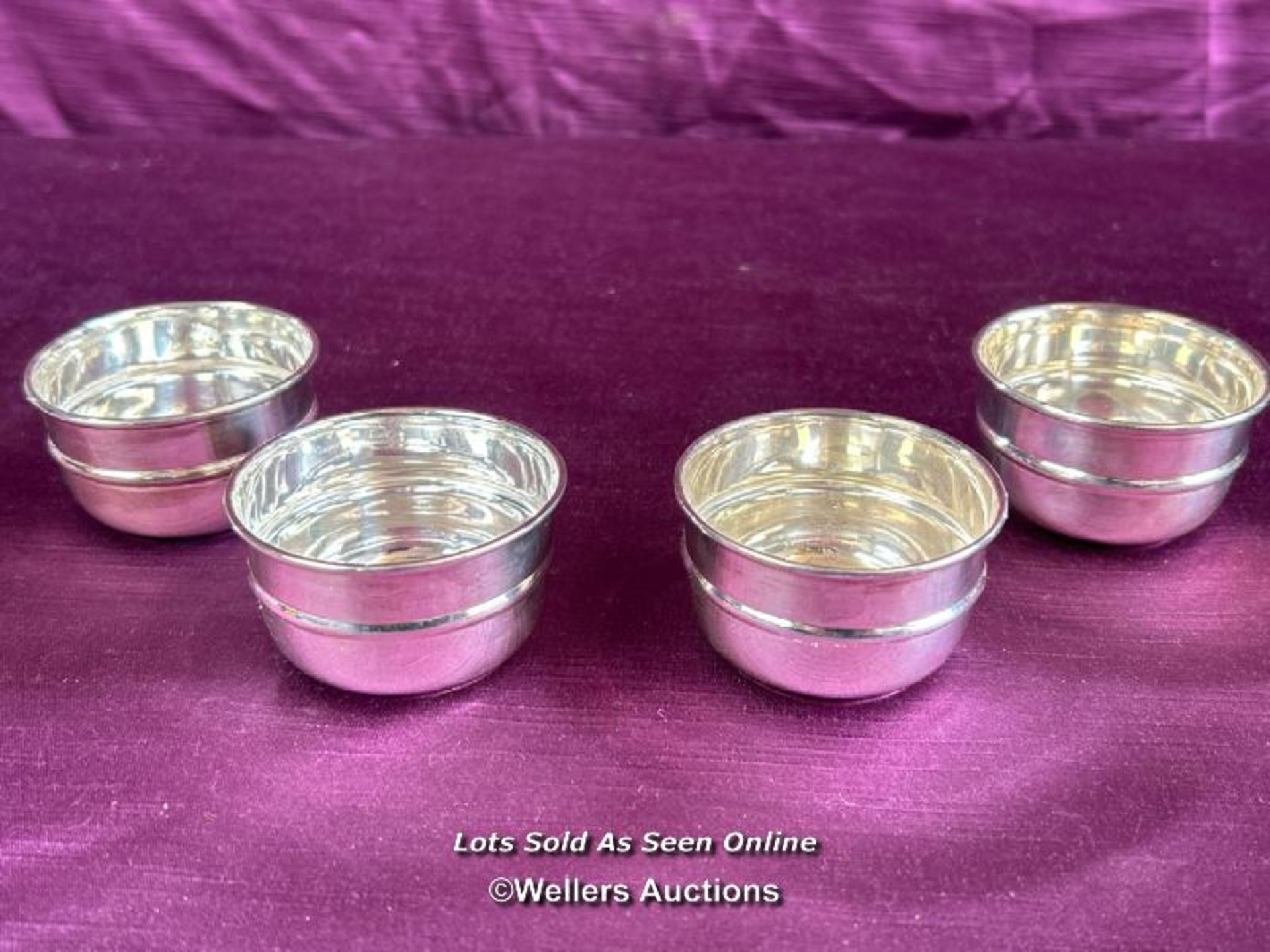 FOUR SMALL HALLMARKED SILVER SAUCE POTS BY EDWARD VINER, TOTAL WEIGHT 106GMS - Image 3 of 3