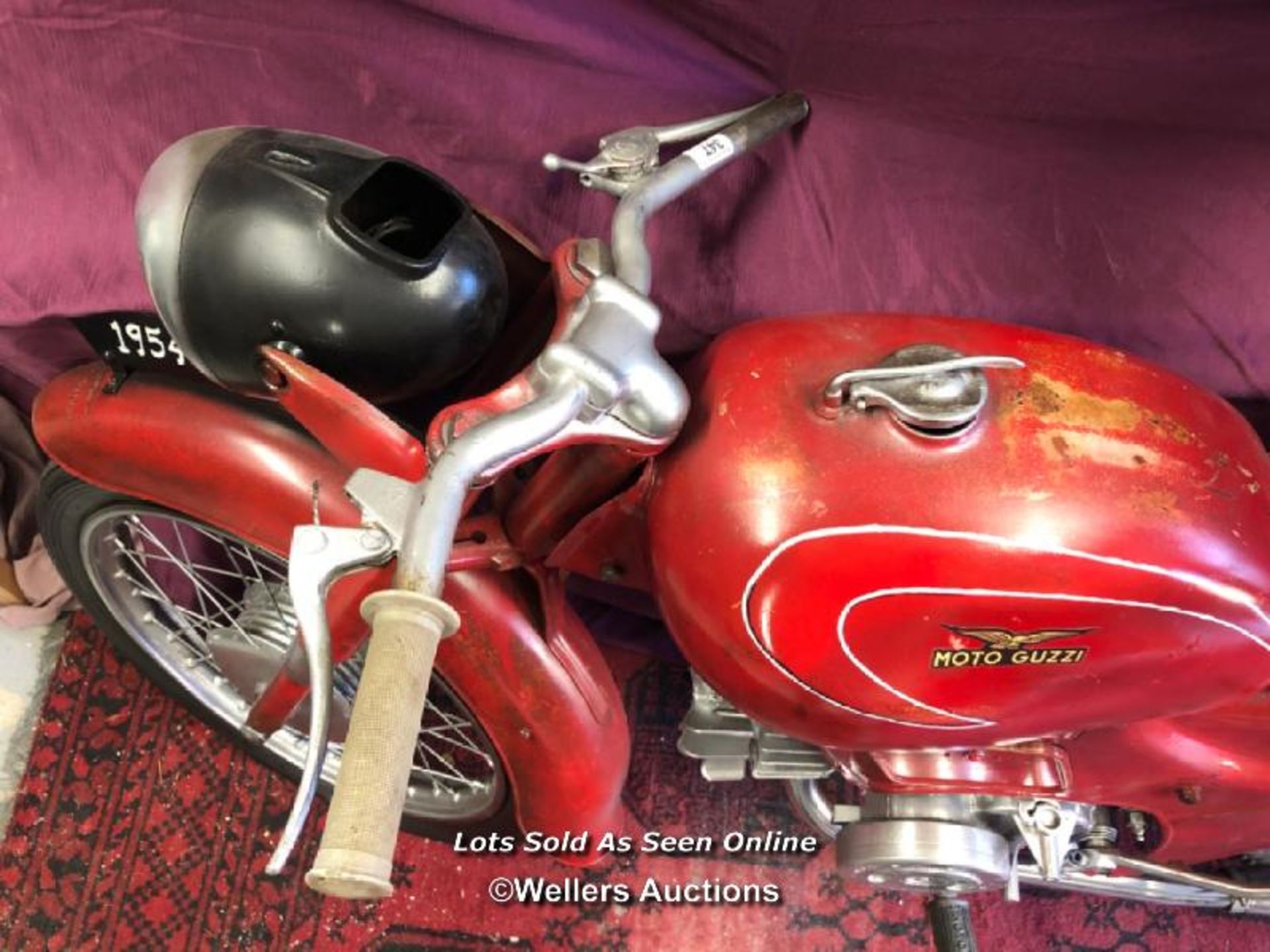 MOTO GUZZI 1954 ZIGOLA ITALIAN MOTORCYCLE, NON RUNNER DISPLAY BIKE, ORIGINAL PAINTWORK WITH LATER - Image 3 of 10