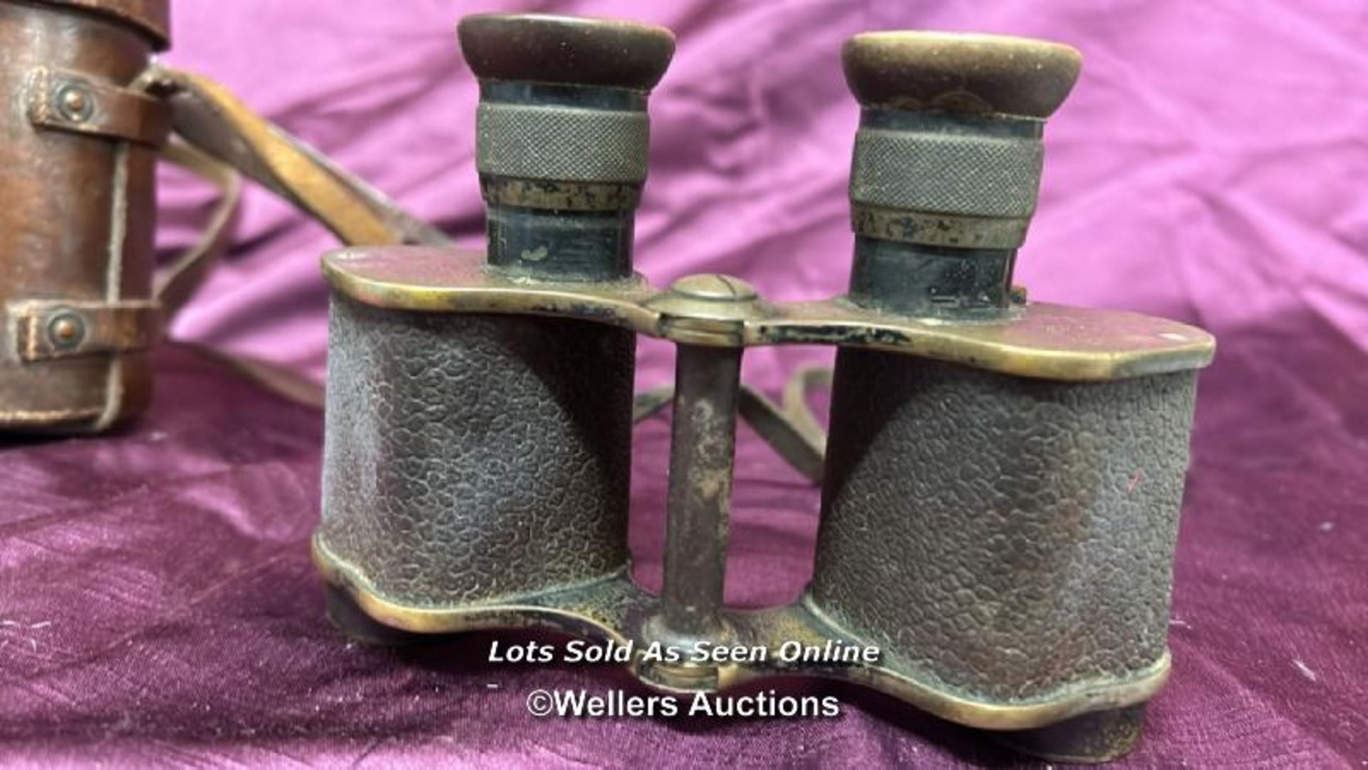 WORLD WAR ONE PRIVATE PURCHASE BINOCULARS, CARRY CASE INSCRIBED 'CASE NO.3 PRISMATIC BINOCULAR, J.B. - Image 3 of 7