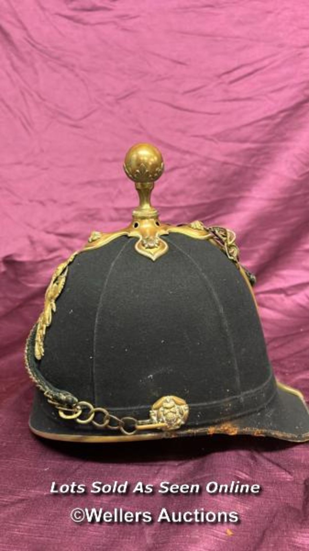 GEORGE V ROYAL ARMY MEDICAL CORPS OFFICER HELMET, IN ORIGINAL CONDITION WITH SOME WEAR, MADE BY - Bild 3 aus 8