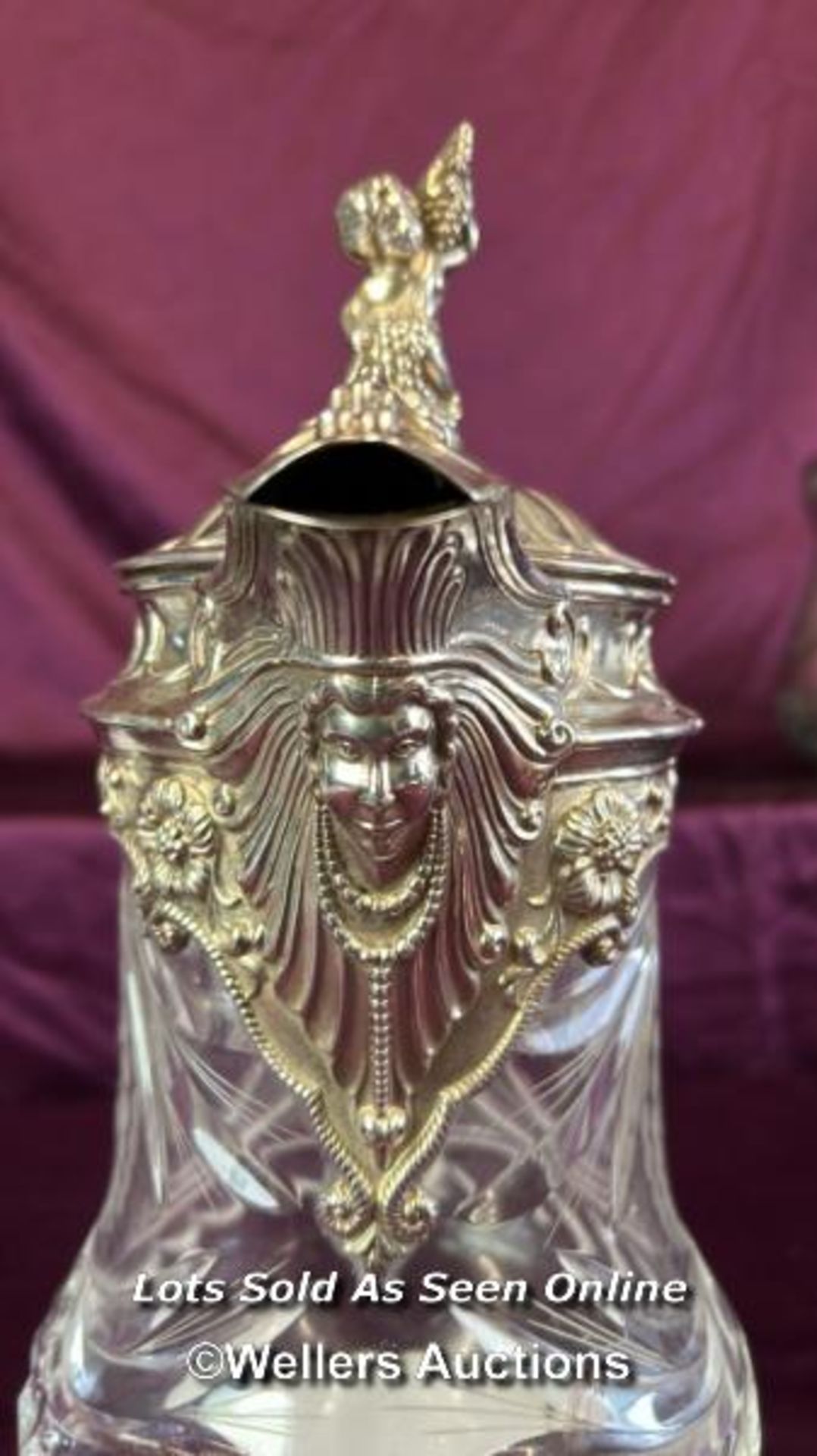 AN ITALIAN ORNATE SILVER PLATED AND CUT GLASS CLARET JUG, MADE BY TOP?ZIO CASOUINNA, HEIGHT 34CM - Image 4 of 7
