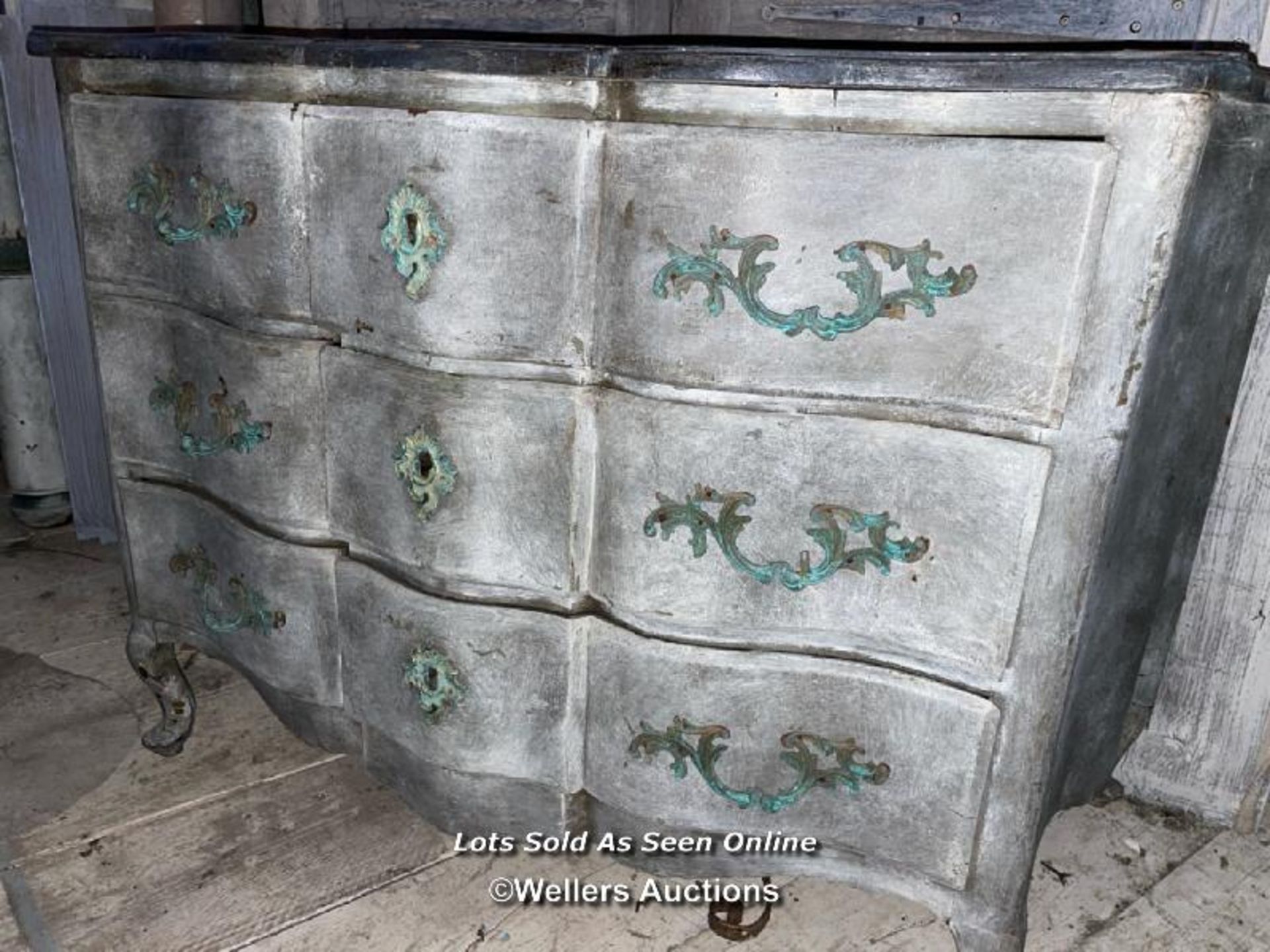 18TH CENTURY LOUISE XV SERPENTINE THREE DRAWER CHEST DISGUISED AS NINE, 121 X 56 X 81CM - Image 3 of 4