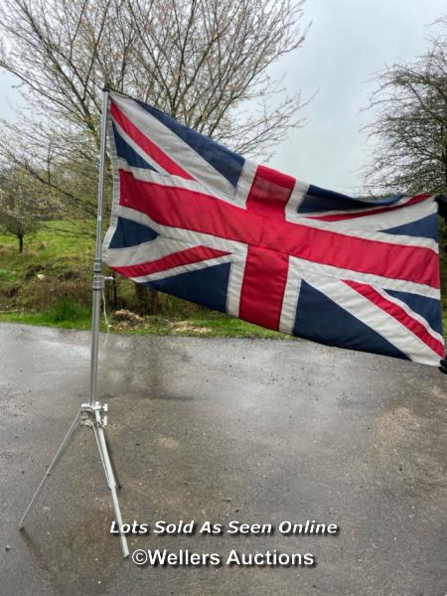 UNION JACK FLAG ON A TRIPOD BASE, FLAG MEASURES 175 X 87CM