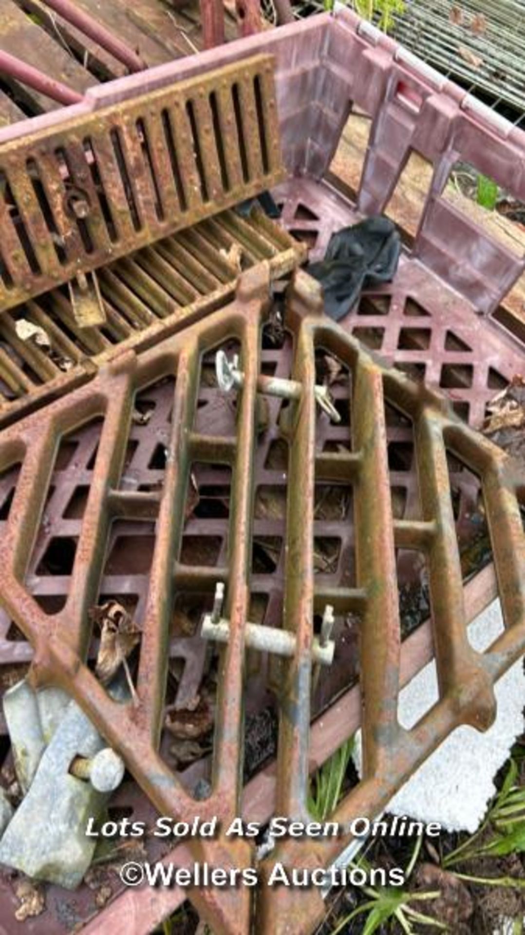 CAST IRON DRAINAGE COMPONENTS - Image 2 of 3