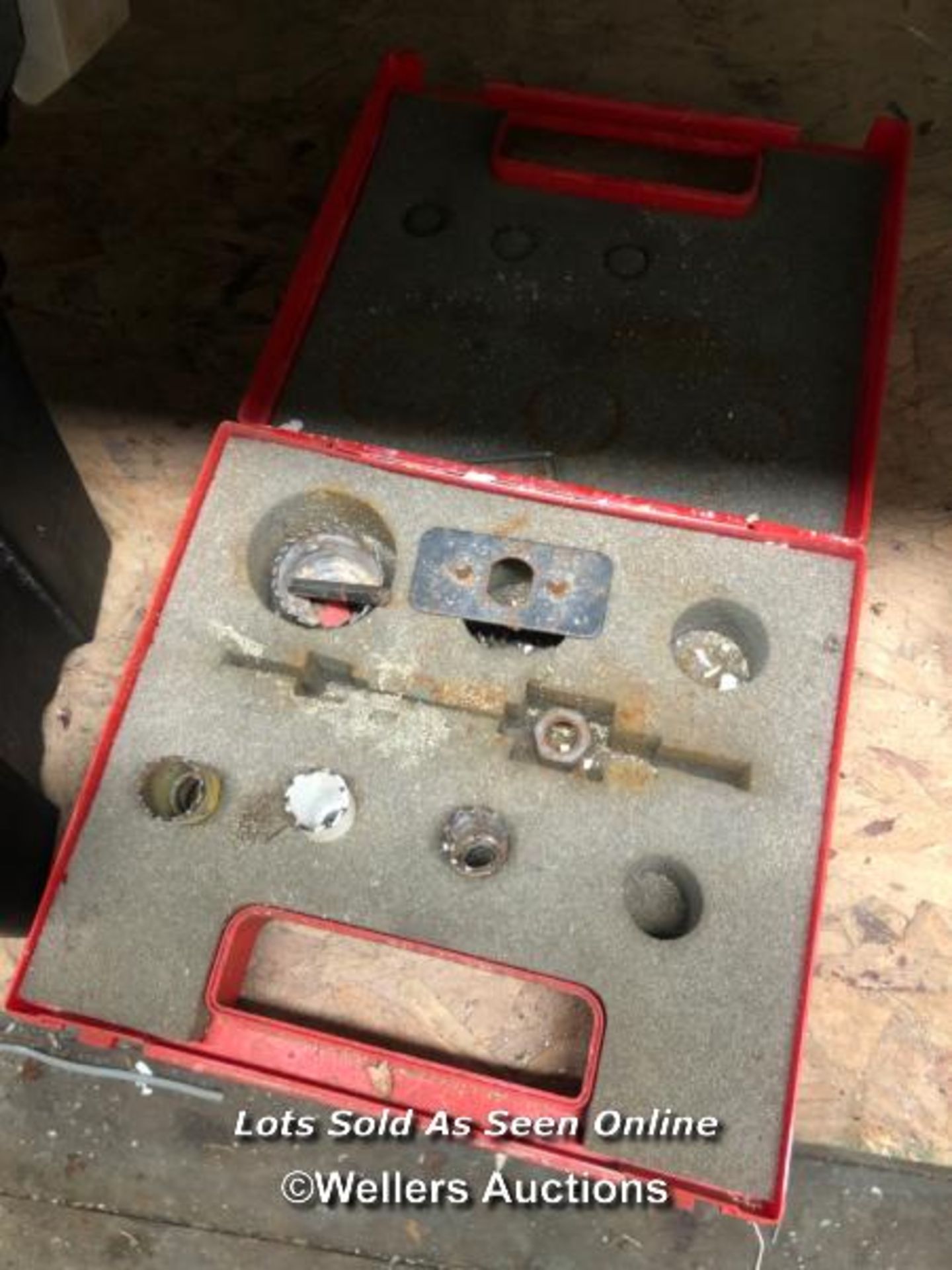 ASSORTED HOLE SAW ATTACHMENTS - Image 4 of 4