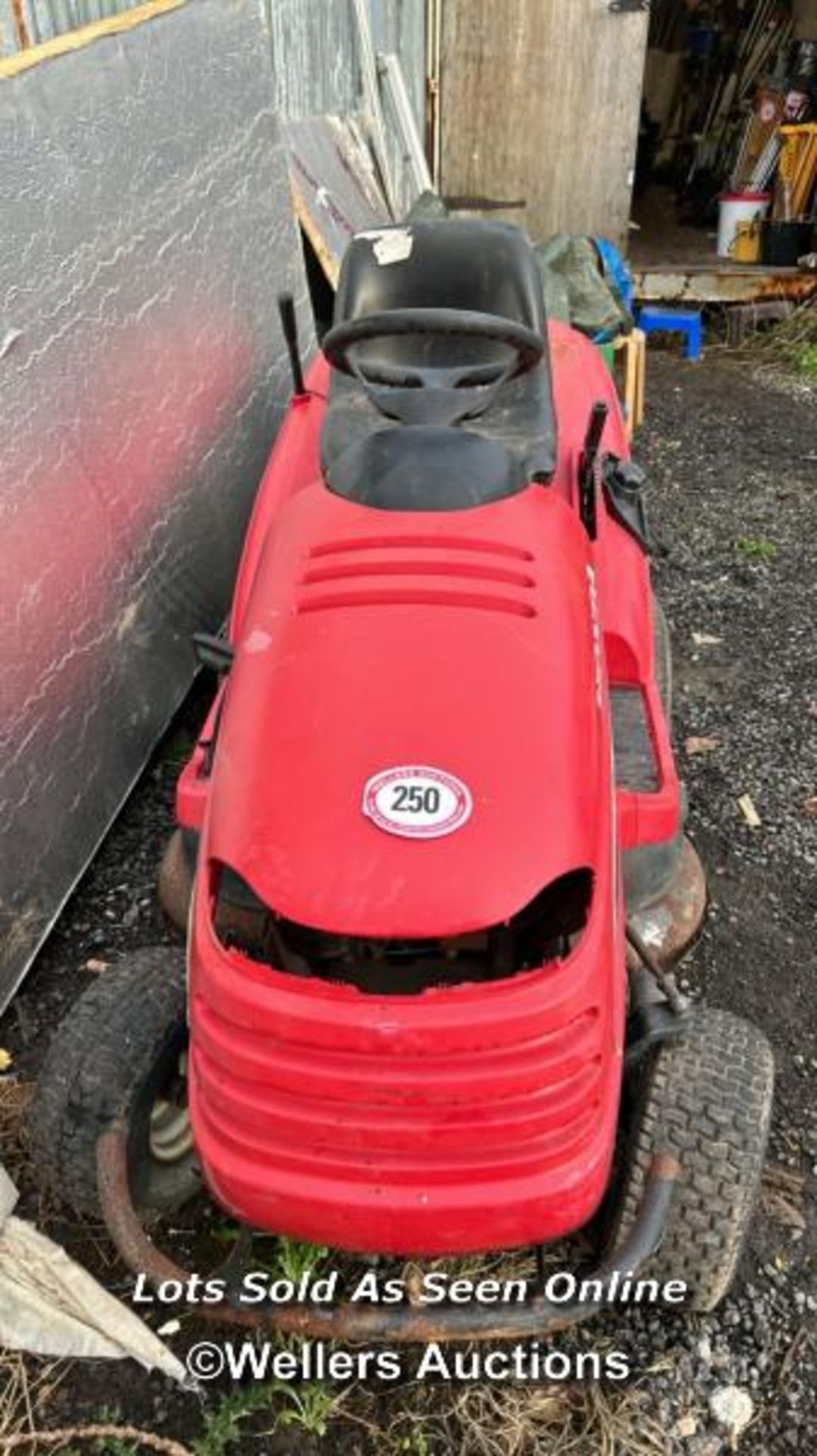 HONDA 2417 V-TWIN HYDRO STATIC RIDE ON MOWER, GOOD RUNNER, WITH KEY, RECENTLY SERVICED - Image 2 of 5
