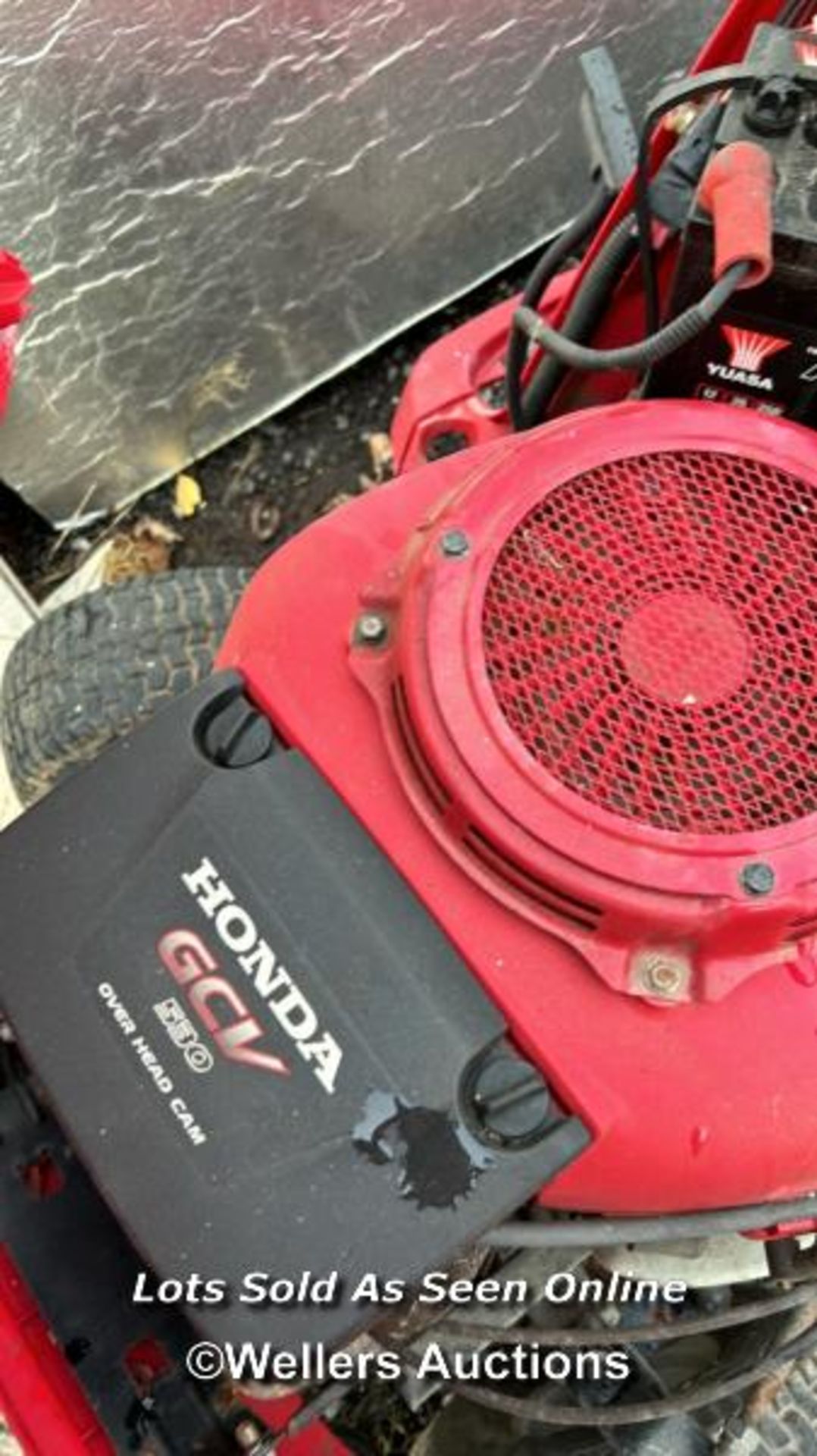 HONDA 2417 V-TWIN HYDRO STATIC RIDE ON MOWER, GOOD RUNNER, WITH KEY, RECENTLY SERVICED - Image 4 of 5