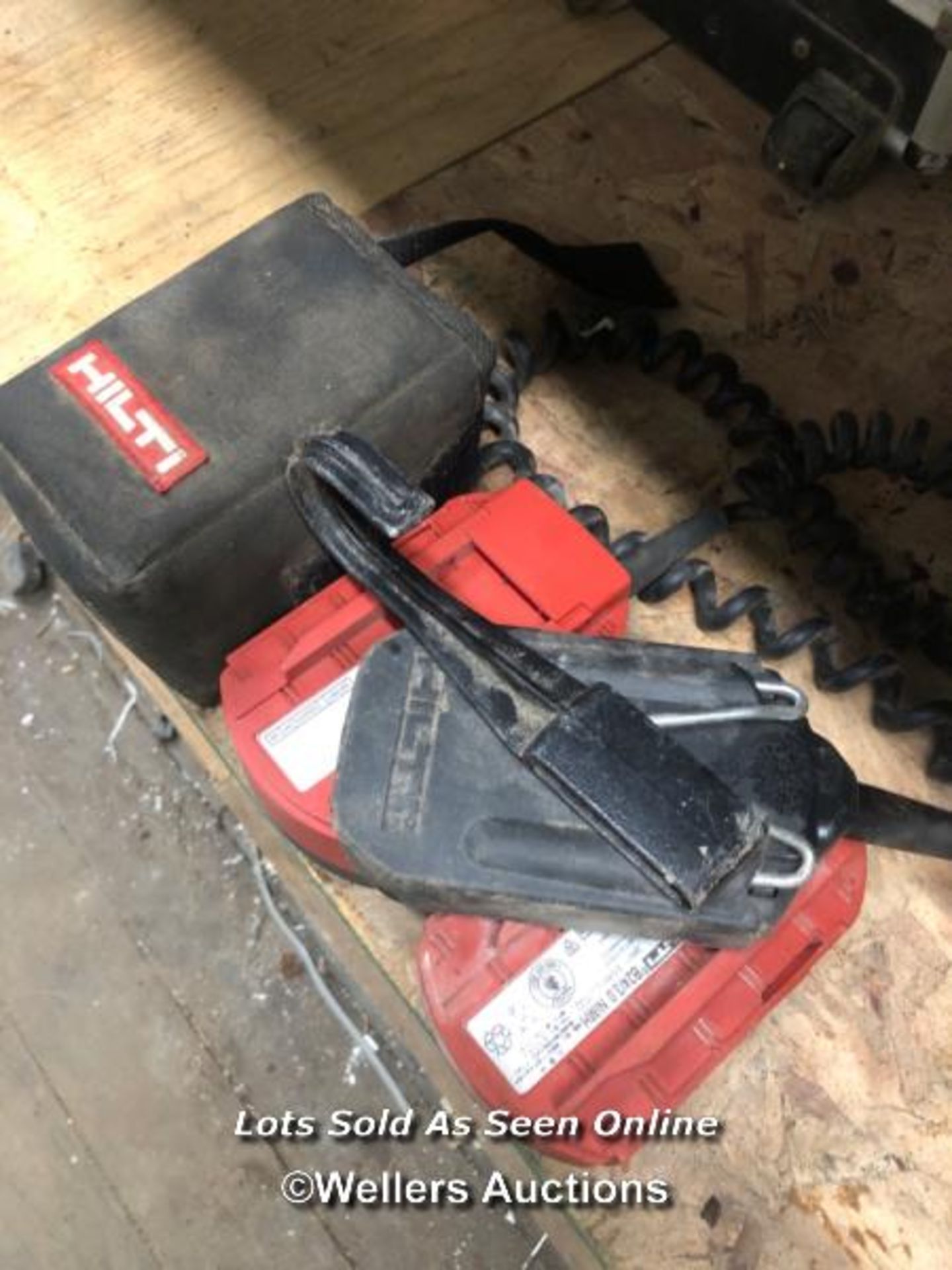 2X HILTI DUAL BATTERY PACK - Image 2 of 2