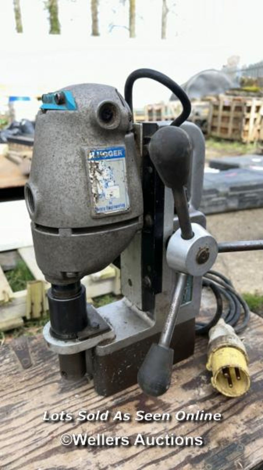 JANCY JM-101 'SLUGGER' MAGNETIC DRILL, 110V, WITH SELECTION OF ATTACHMENTS AND ACCESSORIES, IN BOX - Bild 2 aus 8