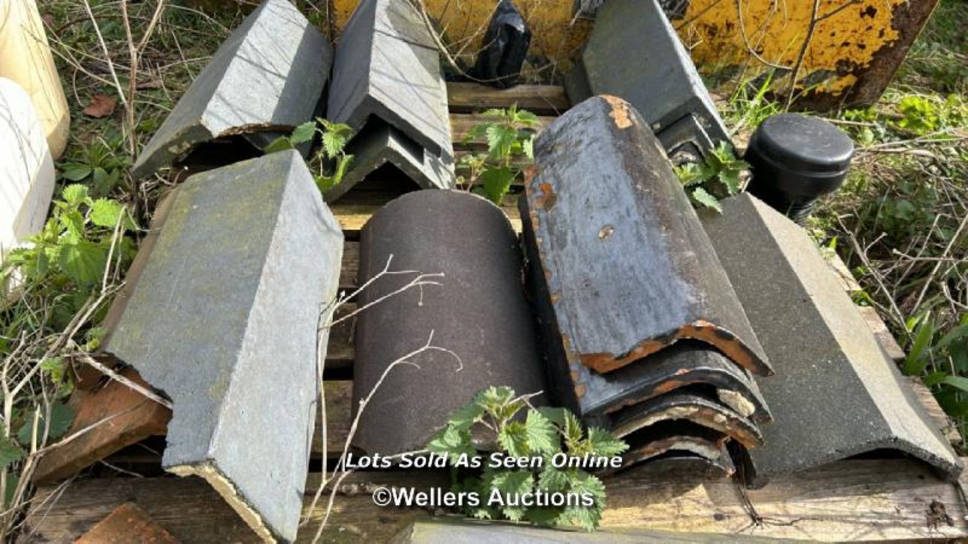 PALLET OF ASSORTED RIDGE TILES, VARIOUS SIZES - Image 2 of 4