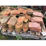 PALLET OF APPROX. 150X DECORATIVE CLAY TILES, MOSTLY 27CM (L) X 16CM (W) X 1CM (D)