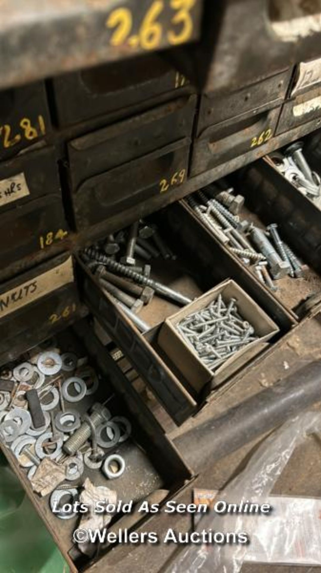 VINTAGE METAL STORAGE CABINET, 40X COMPARTMENTS, TO INCL. ASSORTMENT OF NUTS, BOLTS, WASHERS ETC. - Image 2 of 3