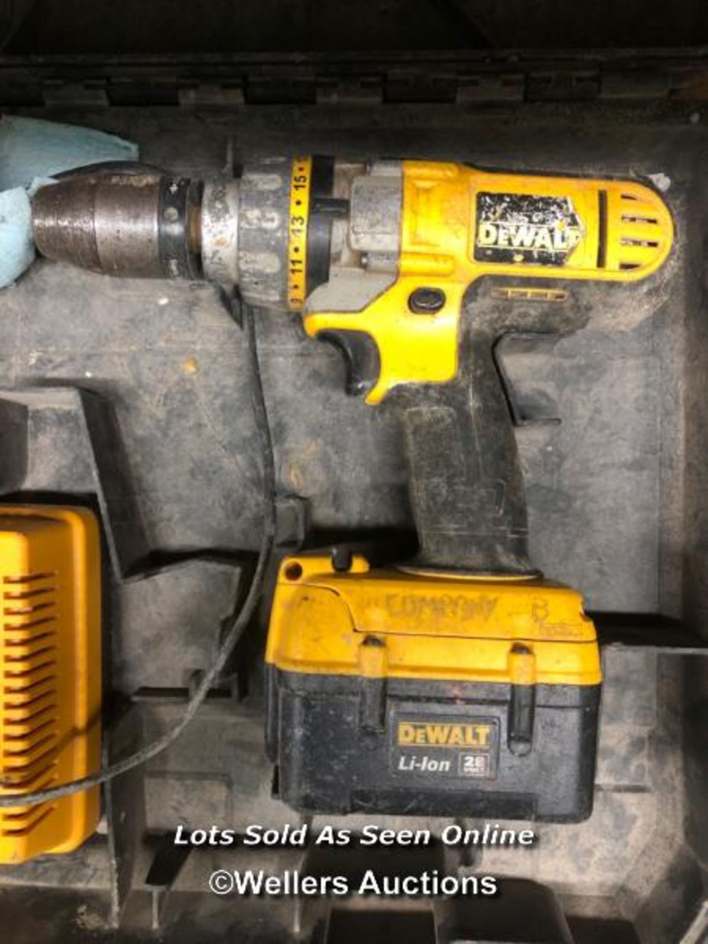 DEWALT DRILL, WITH BATTERY AND CHARGER, IN CASE - Image 2 of 3