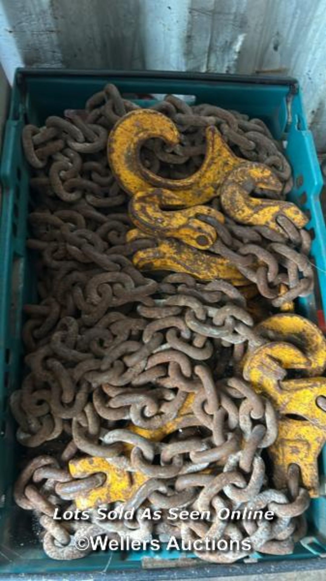 FOUR HOOK LIFTING CHAINS, 6M LEGS - Image 2 of 3