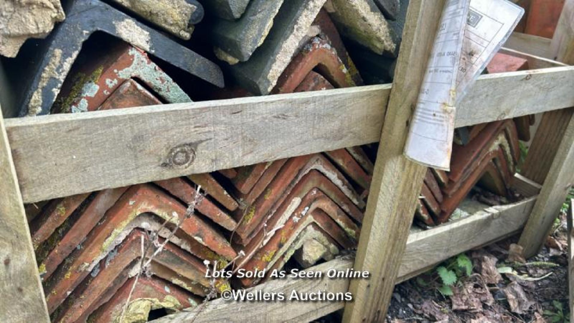 CRATE OF ASSORTED RIDGE TILES, MOSTLY 18", 90-130 ANGLE - Image 4 of 4